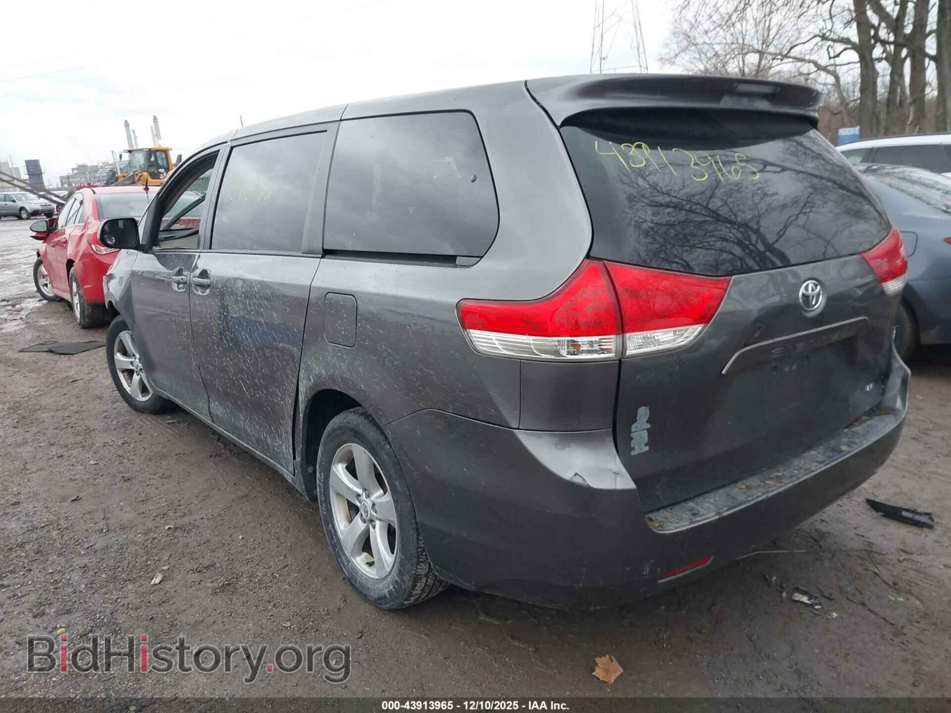 2011 TOYOTA SIENNA - VIN: 5TDKA3DC7BS005708 - Фото 3