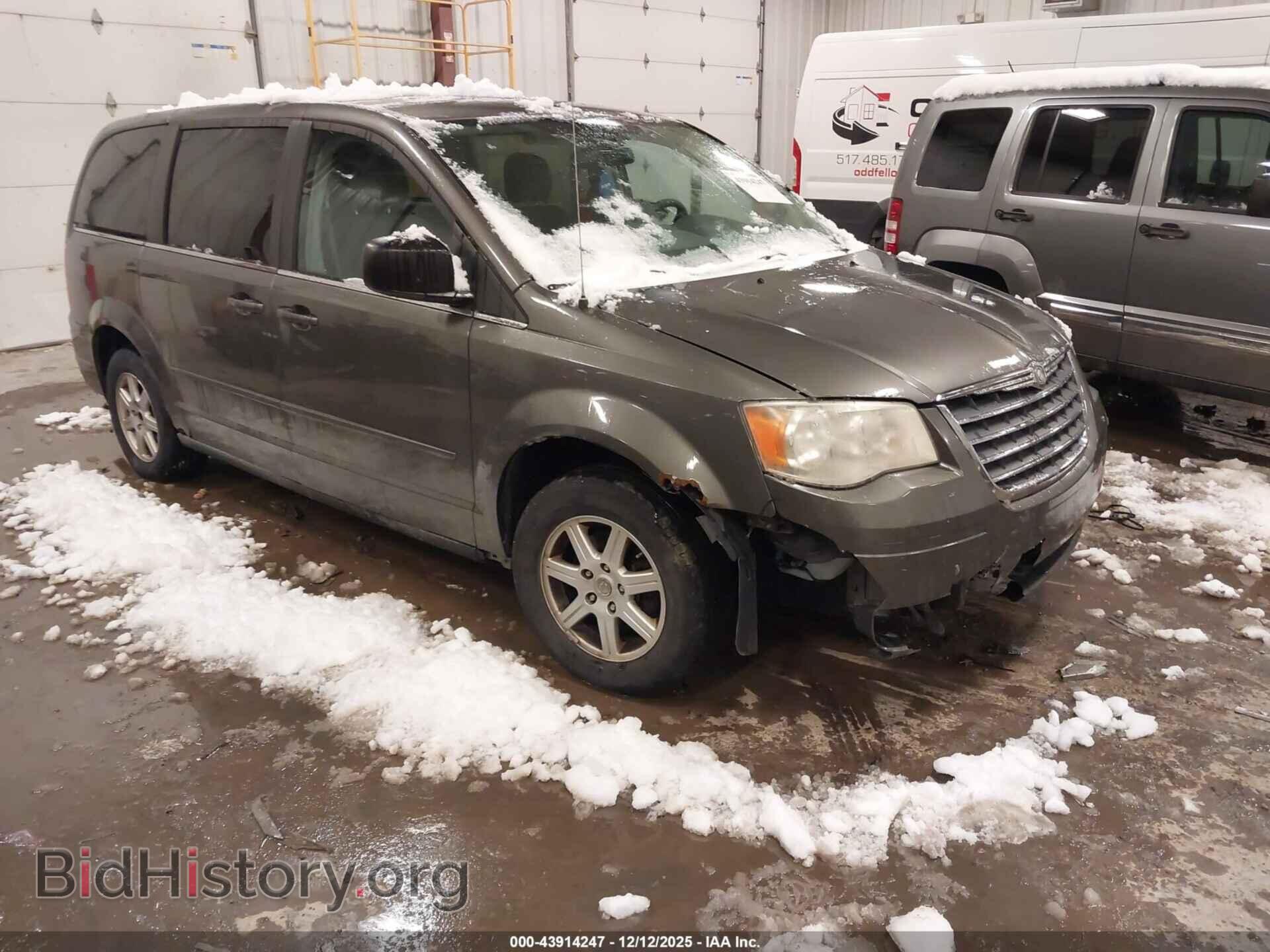 Photo 2A4RR2D17AR414504 - CHRYSLER TOWN & COUNTRY 2010