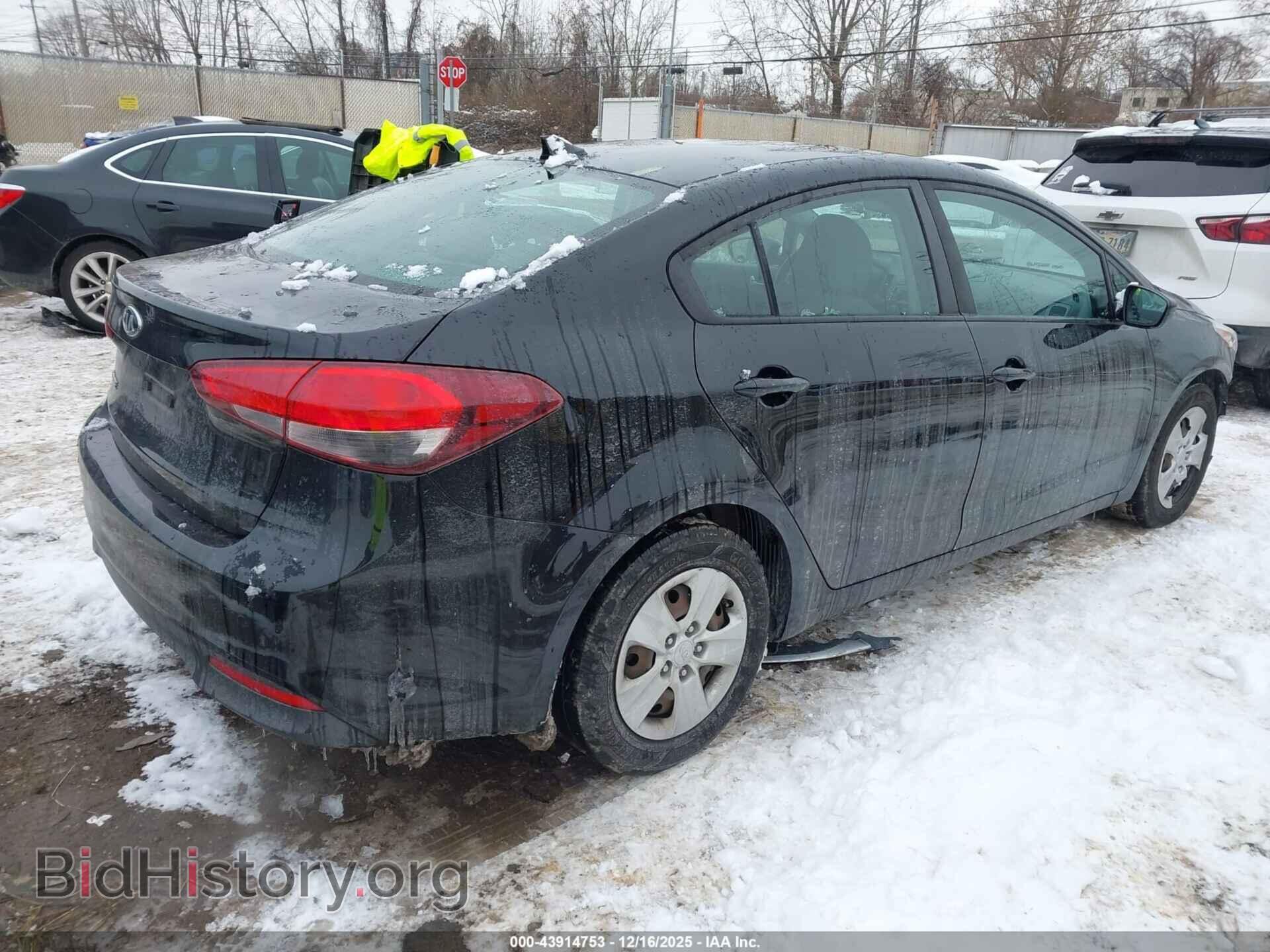 2017 KIA FORTE - VIN: 3KPFK4A75HE027477 - Фото 4