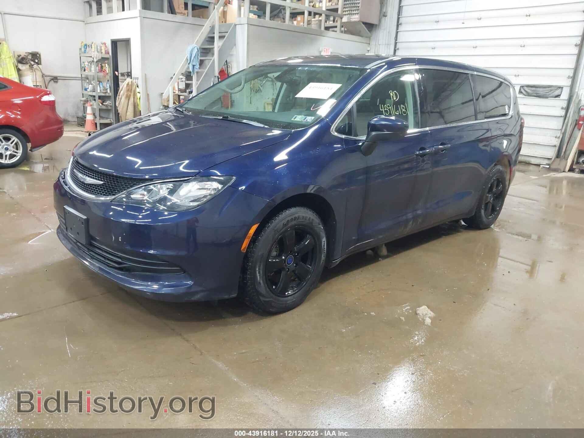 2017 CHRYSLER PACIFICA - VIN: 2C4RC1DGXHR660320 - Фото 2