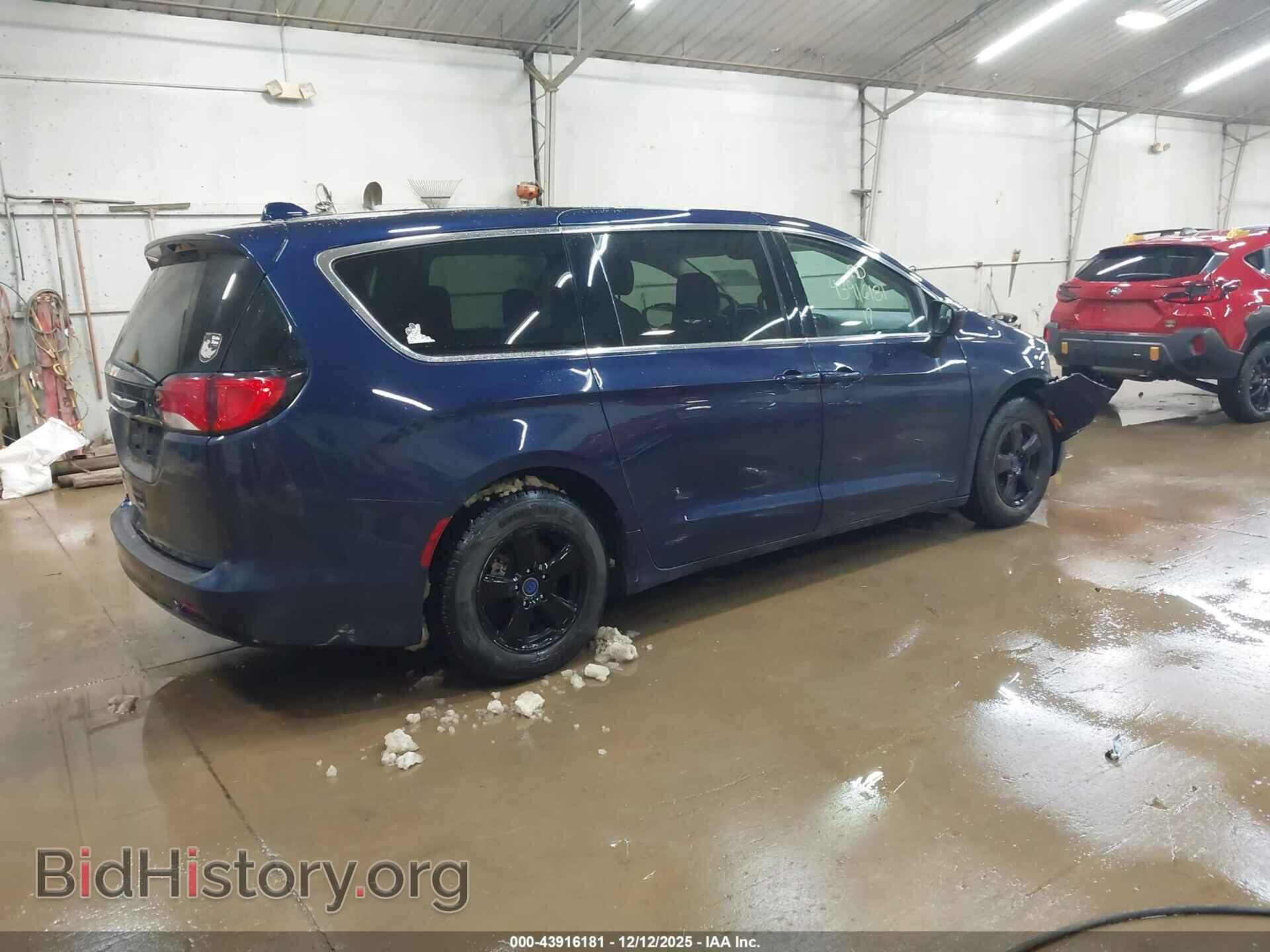 2017 CHRYSLER PACIFICA - VIN: 2C4RC1DGXHR660320 - Фото 4