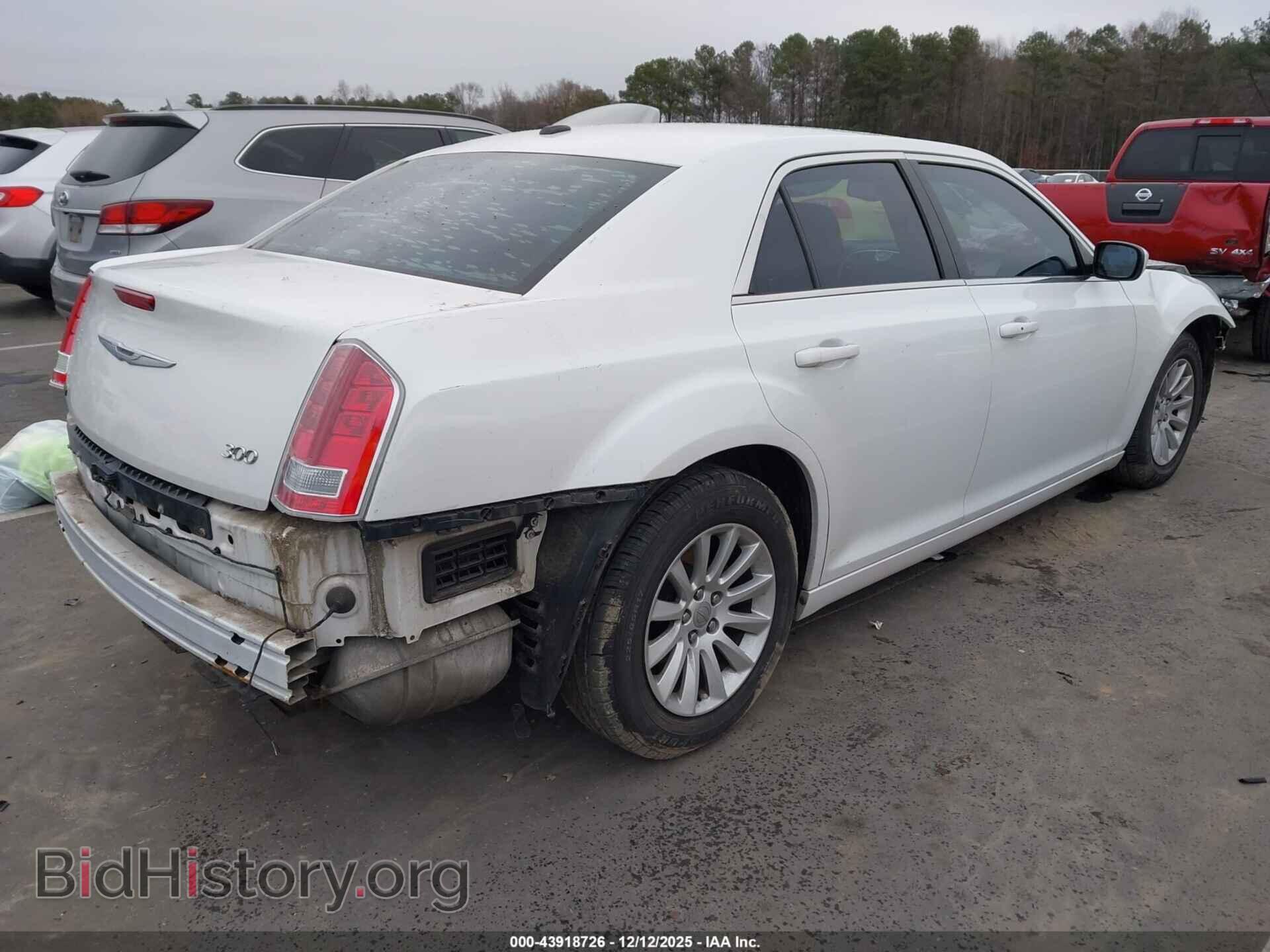 2012 CHRYSLER 300 - VIN: 2C3CCAAG5CH173085 - Фото 4
