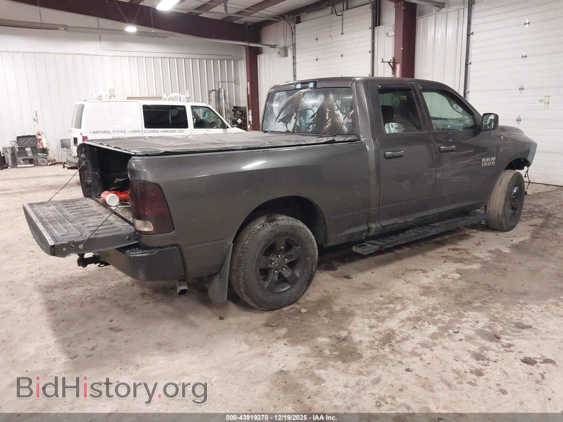 2018 RAM 1500 - VIN: 1C6RR7FG2JS158976 - Фото 4
