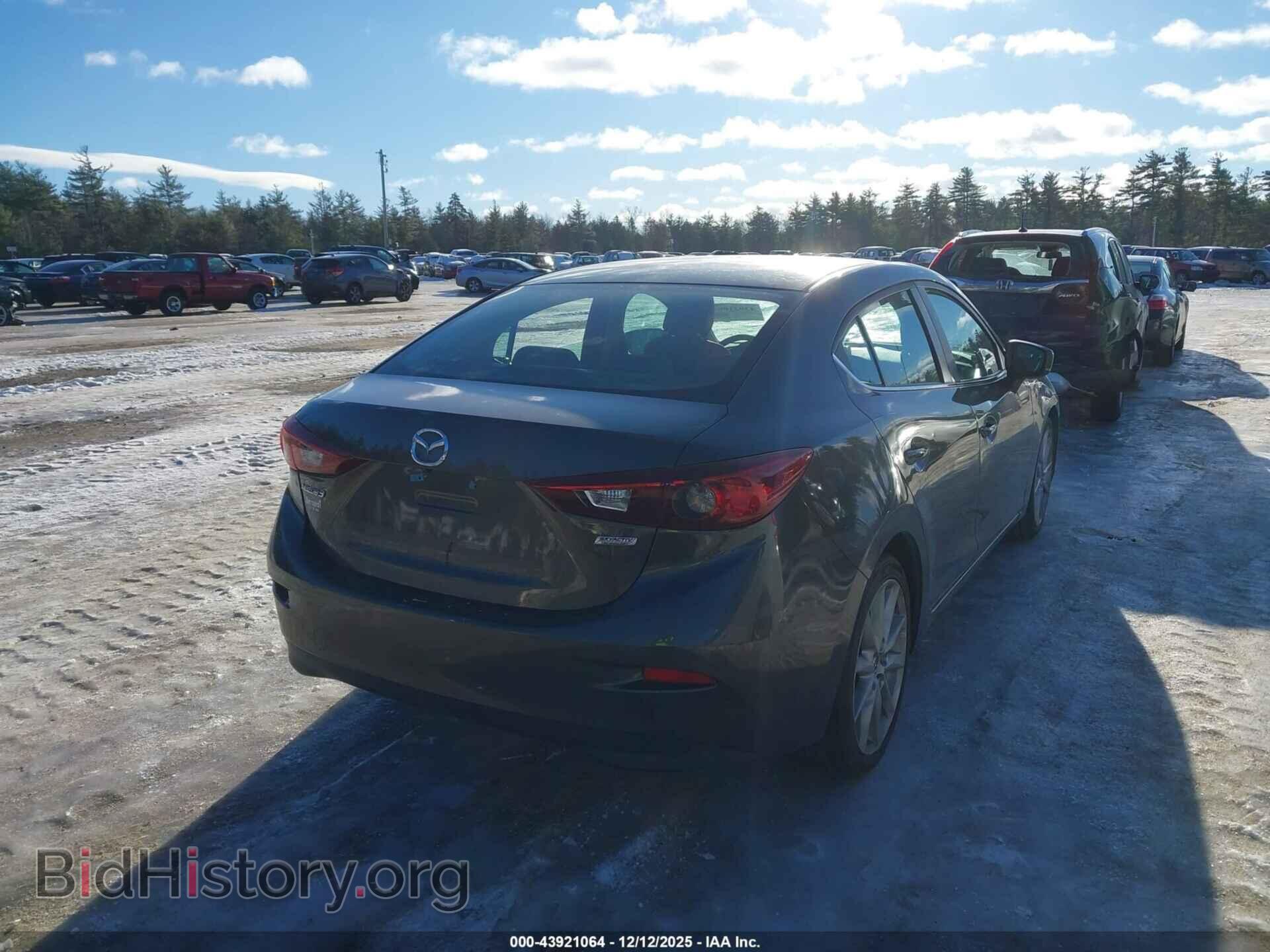 2017 MAZDA MAZDA3 - VIN: 3MZBN1V71HM111782 - Фото 4