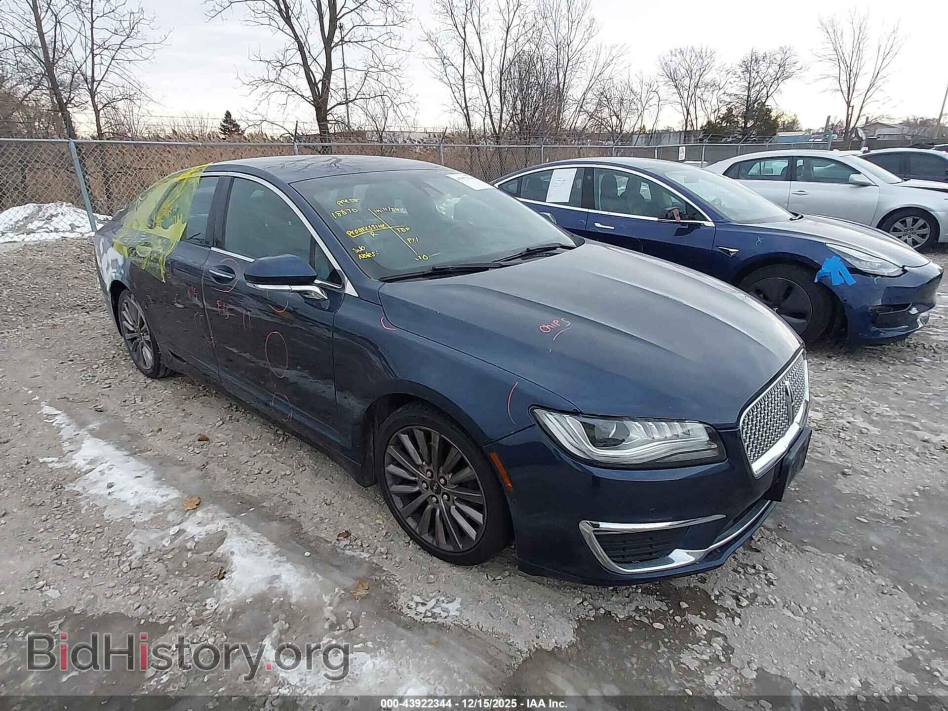 Photo 3LN6L5E95HR653761 - LINCOLN MKZ 2017