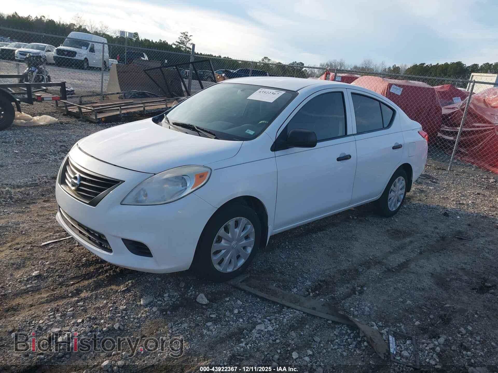 2013 NISSAN VERSA - VIN: 3N1CN7AP6DL843411 - Фото 2