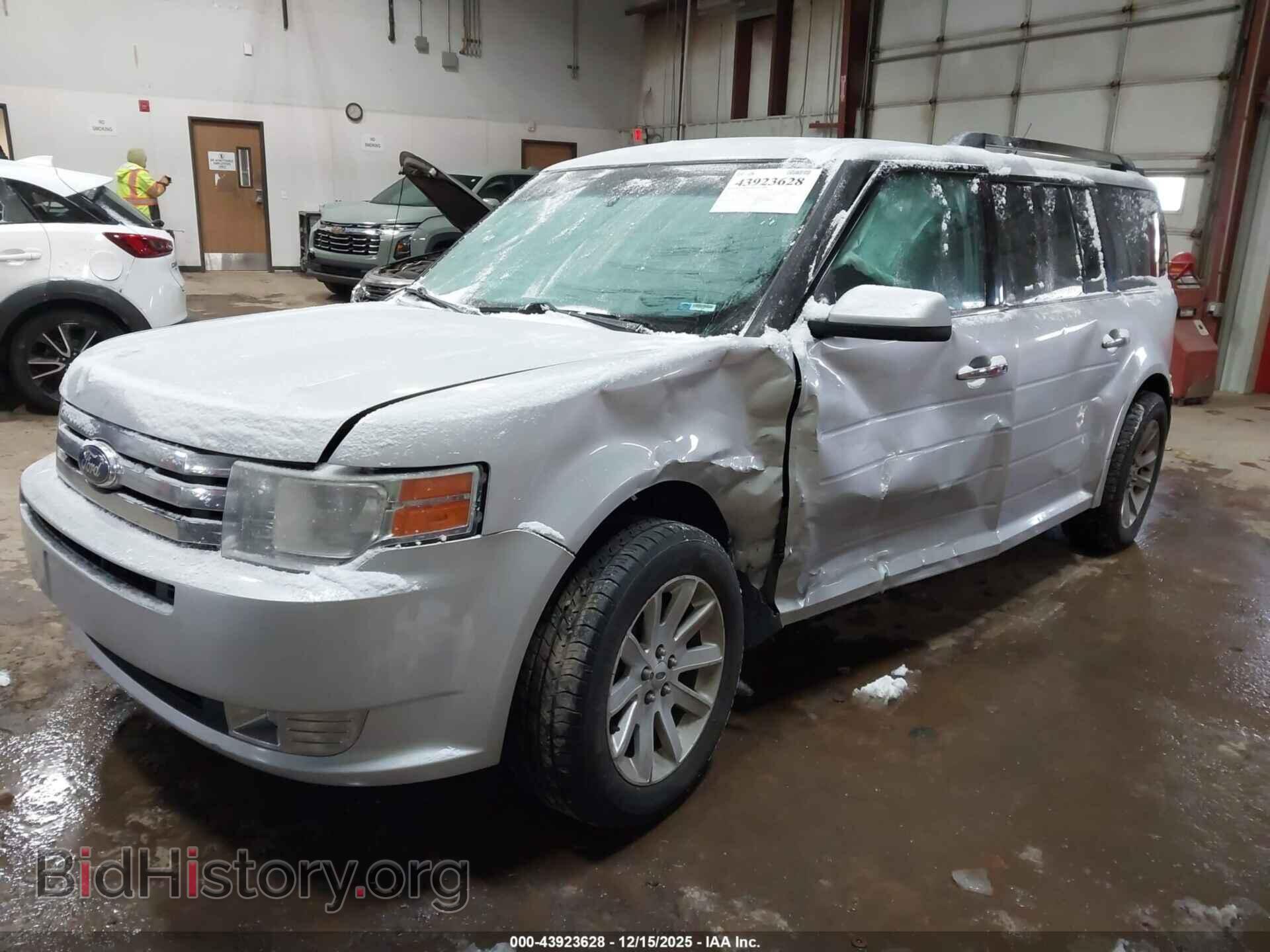 2011 FORD FLEX - VIN: 2FMGK5CC2BBD10742 - Photo 2