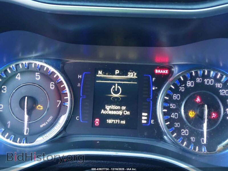 2016 Chrysler 200 (VIN 1C3CCCAB3GN169792) — фото 7 из 12
