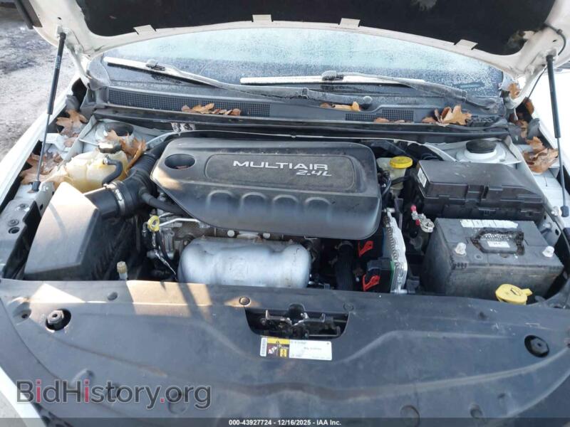 2016 Chrysler 200 (VIN 1C3CCCAB3GN169792) — фото 10 из 12
