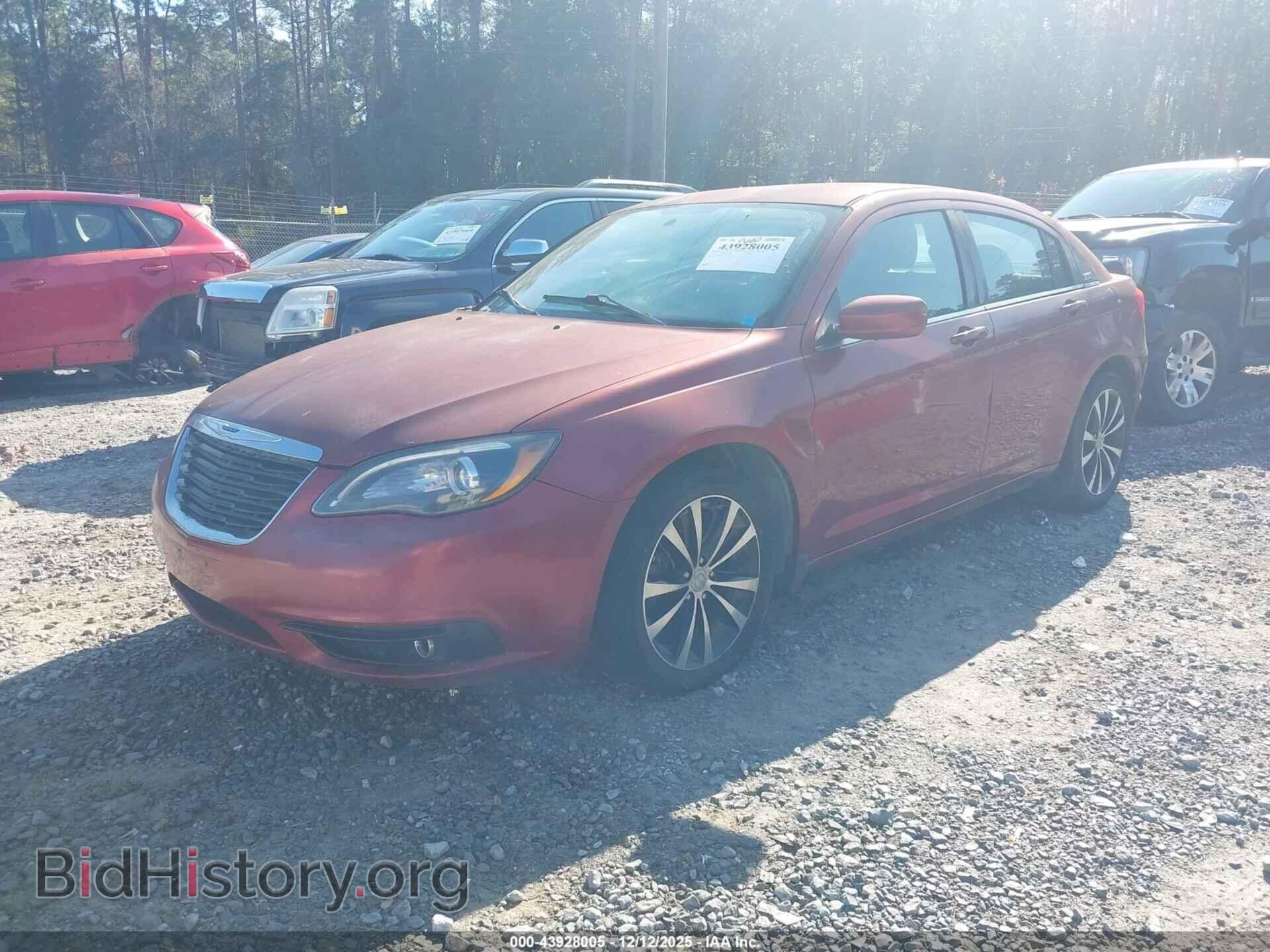 2014 CHRYSLER 200 - VIN: 1C3CCBBG1EN112377 - Фото 2