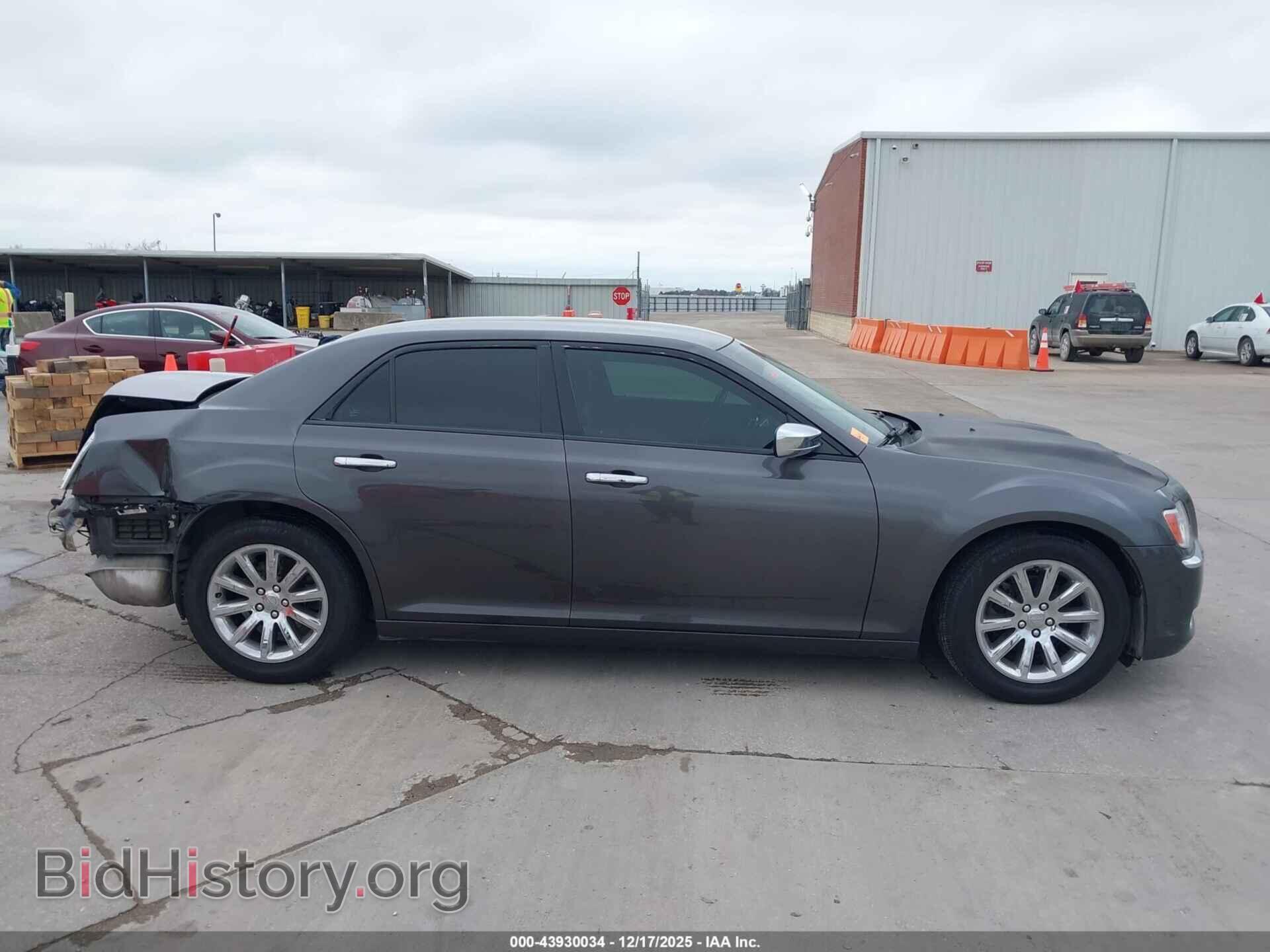 2014 CHRYSLER 300C - VIN: 2C3CCAEG4EH372884 - Фото 13