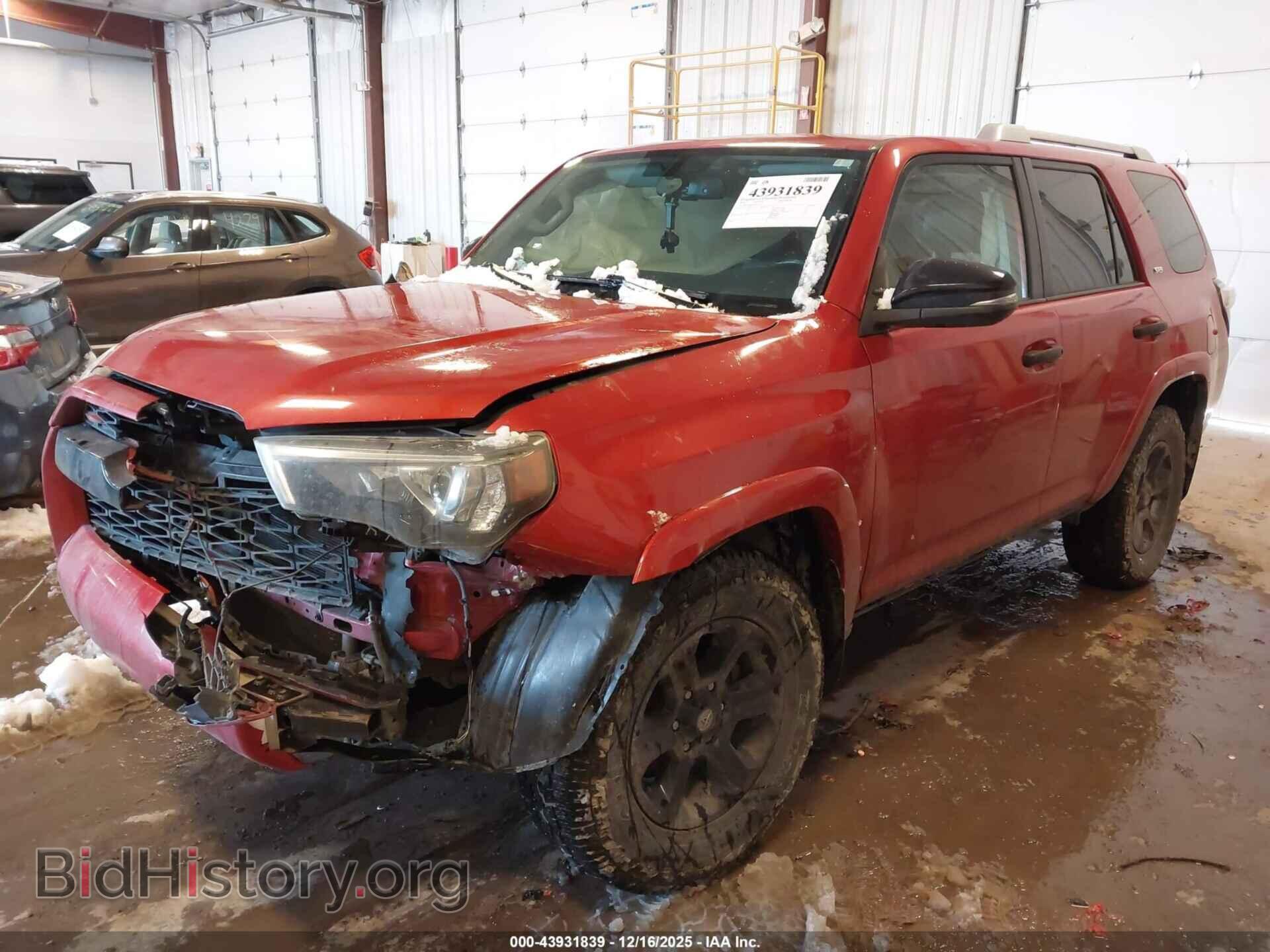 2014 TOYOTA 4RUNNER - VIN: JTEZU5JR2E5081143 - Фото 2