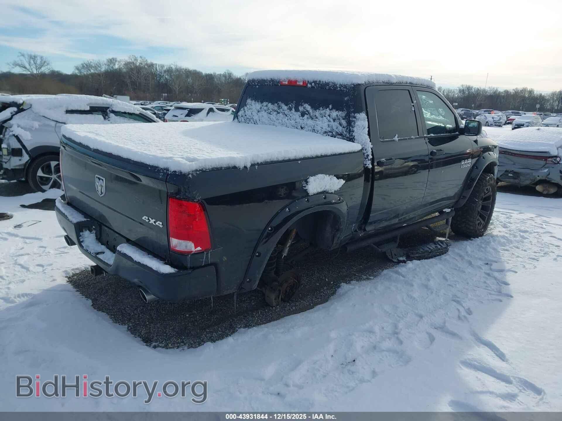 2017 RAM 1500 - VIN: 3C6RR7KT5HG618099 - Фото 4