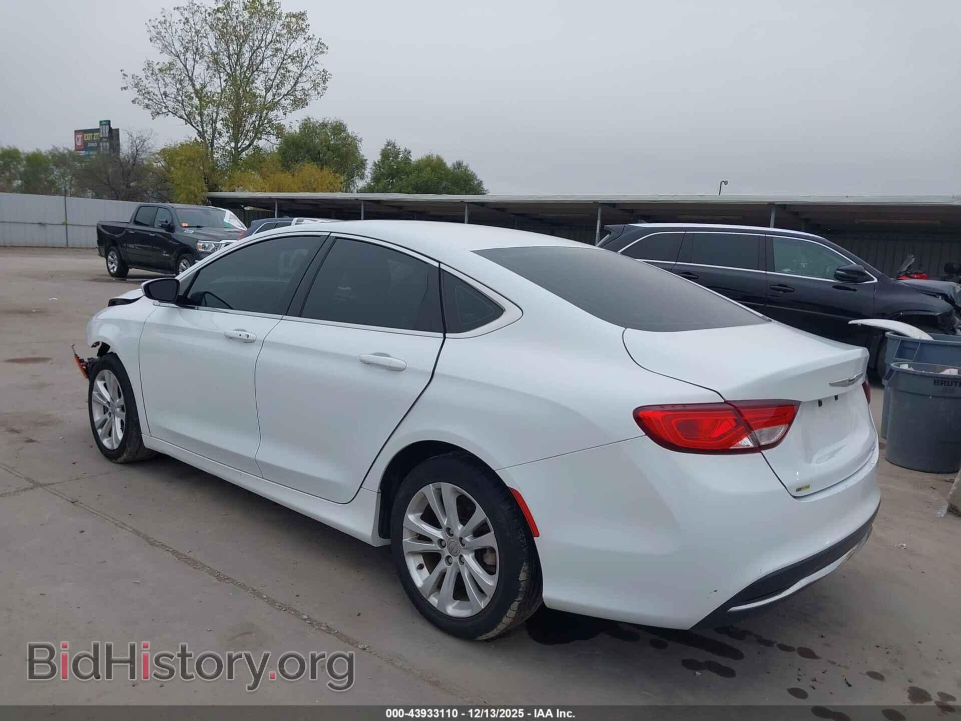 2015 CHRYSLER 200 - VIN: 1C3CCCAB3FN570192 - Фото 3