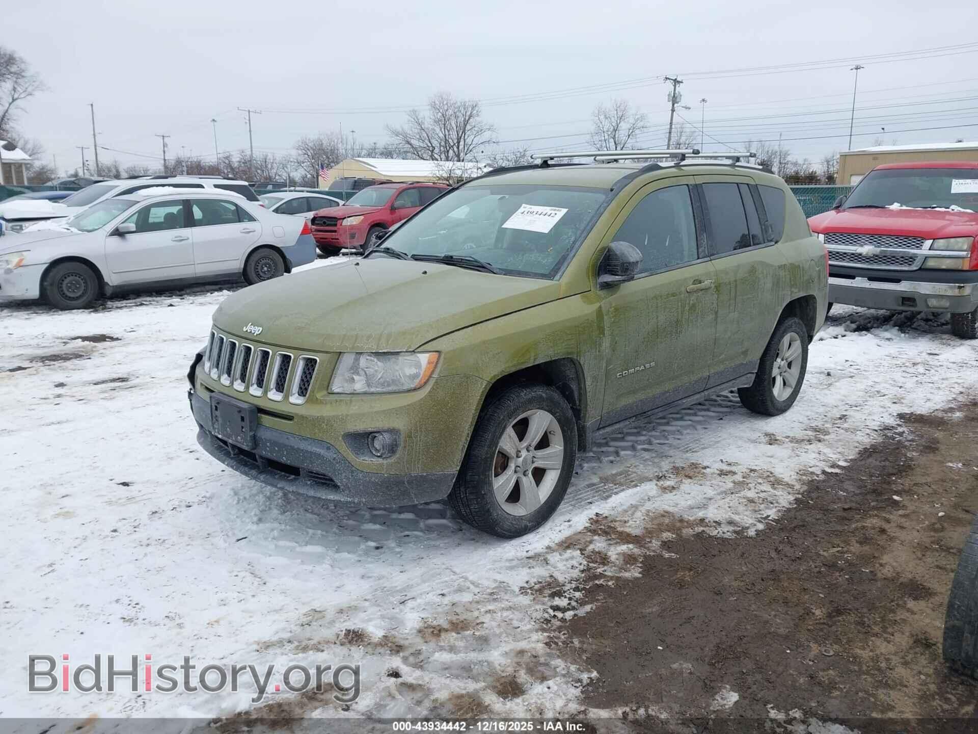 2012 JEEP COMPASS - VIN: 1C4NJDEB7CD574306 - Photo 2