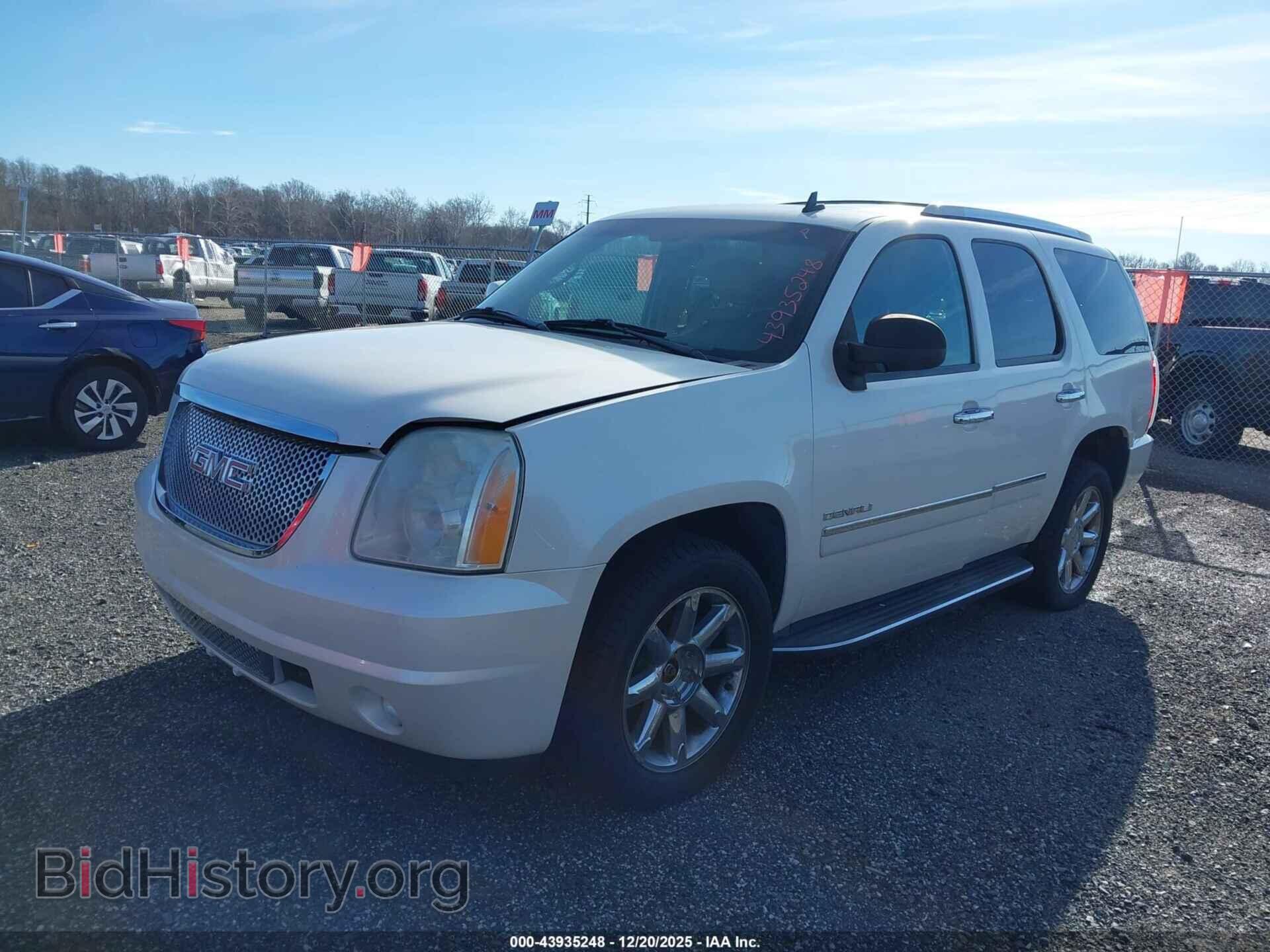 2011 GMC YUKON - VIN: 1GKS2EEF2BR165547 - Фото 2