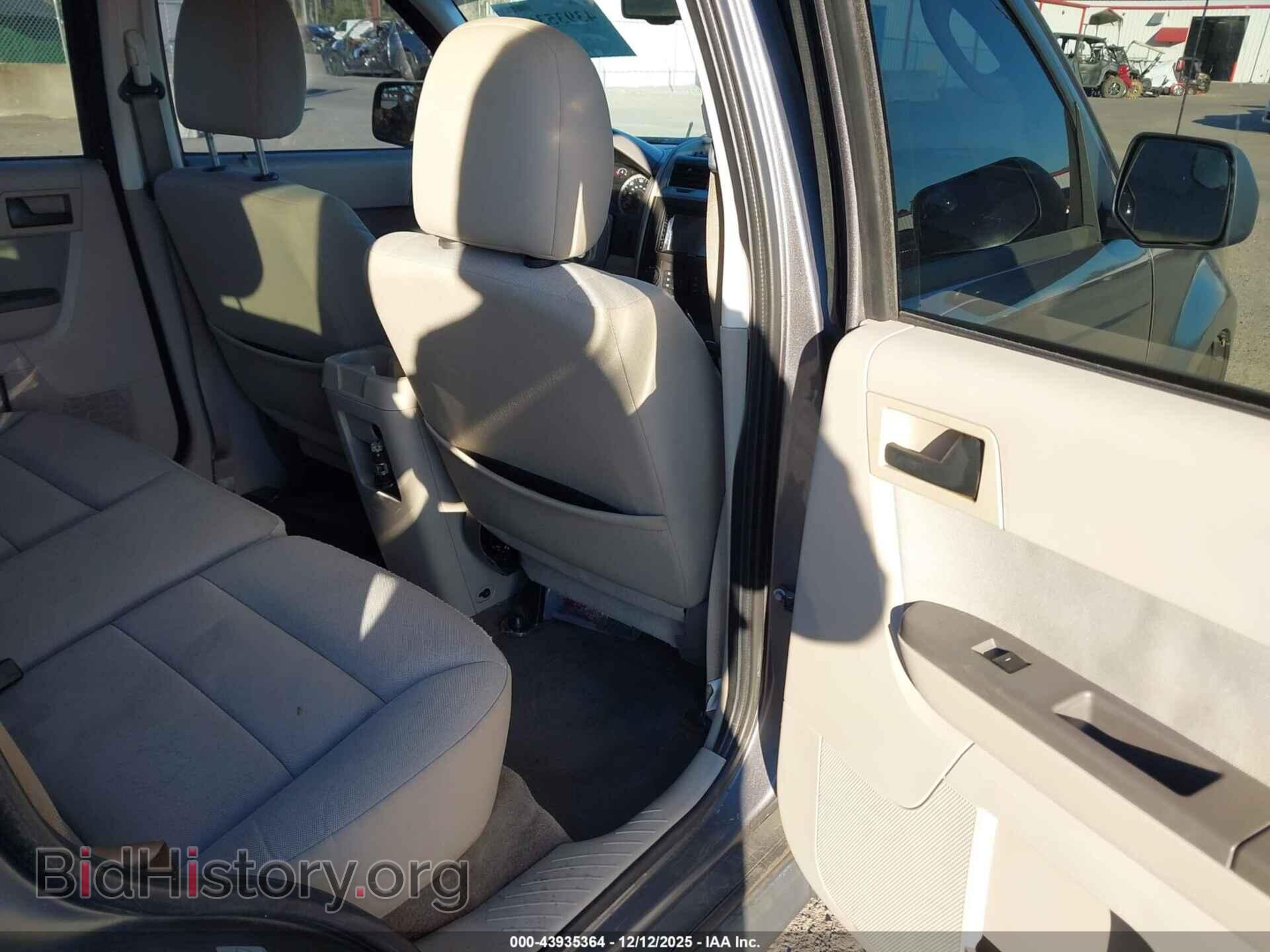 2011 FORD ESCAPE - VIN: 1FMCU0D77BKA20077 - Фото 8