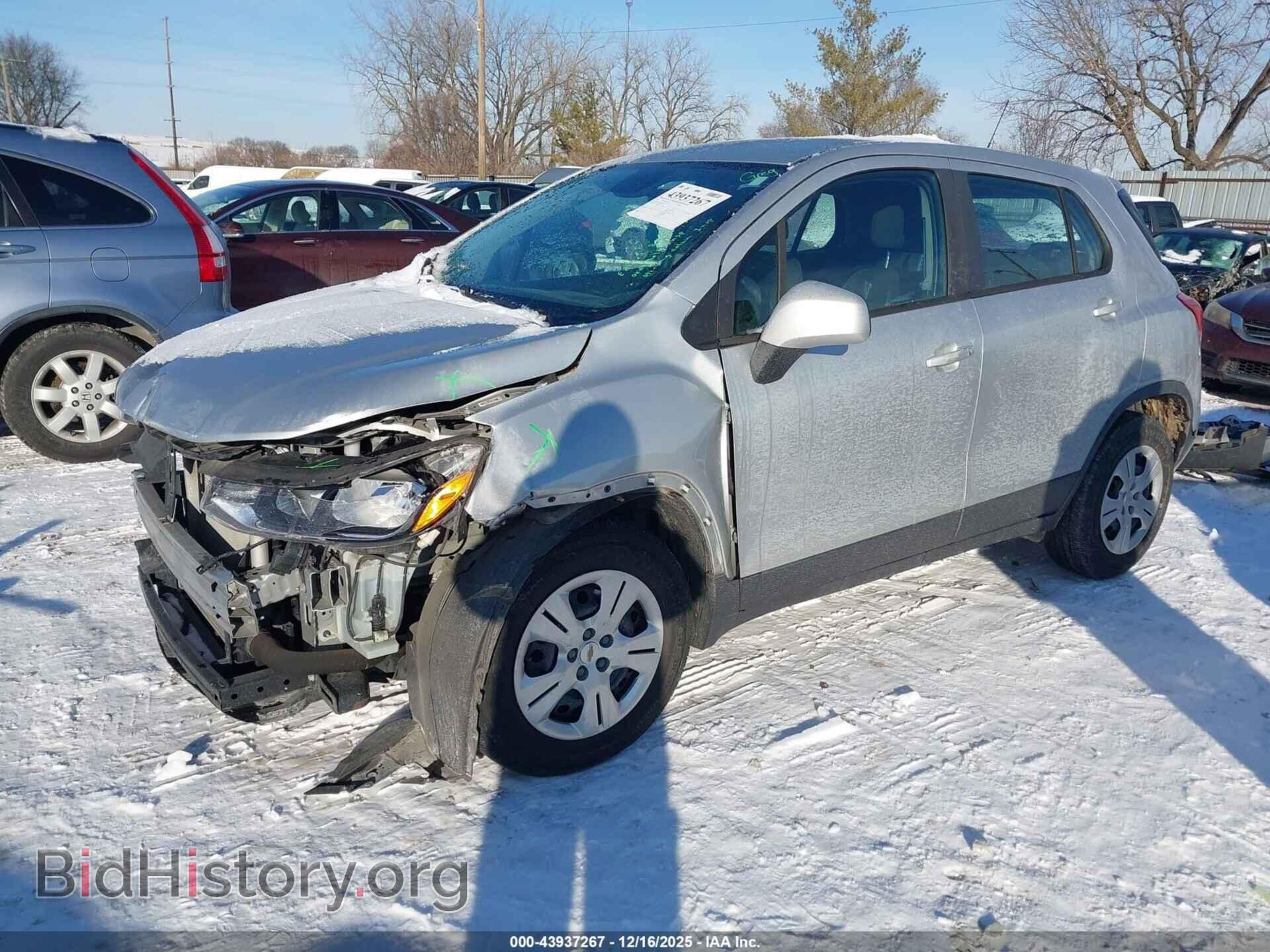 2017 CHEVROLET TRAX - VIN: 3GNCJKSB3HL289711 - Фото 2
