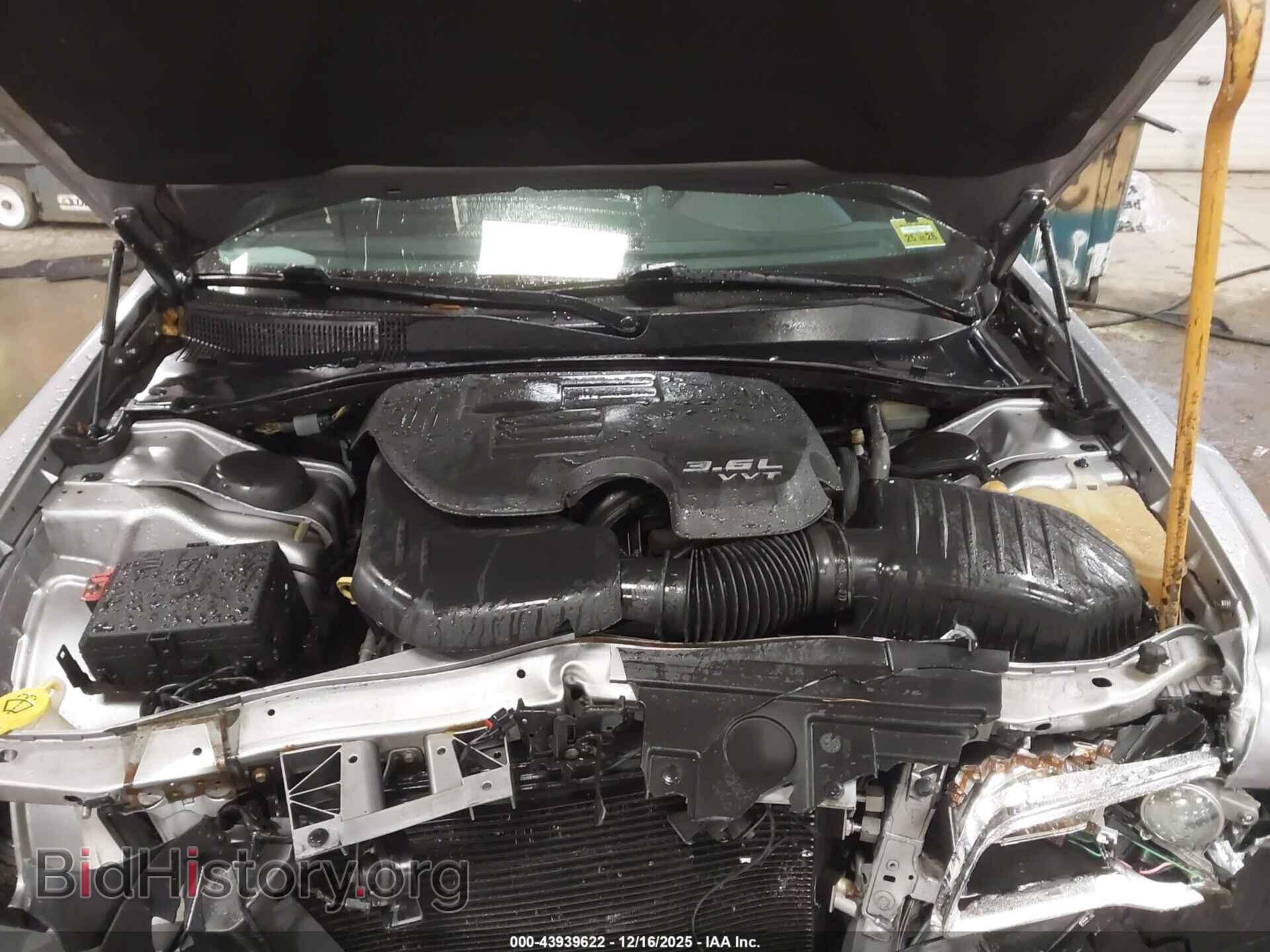 2014 CHRYSLER 300 - VIN: 2C3CCARG6EH183910 - Фото 10