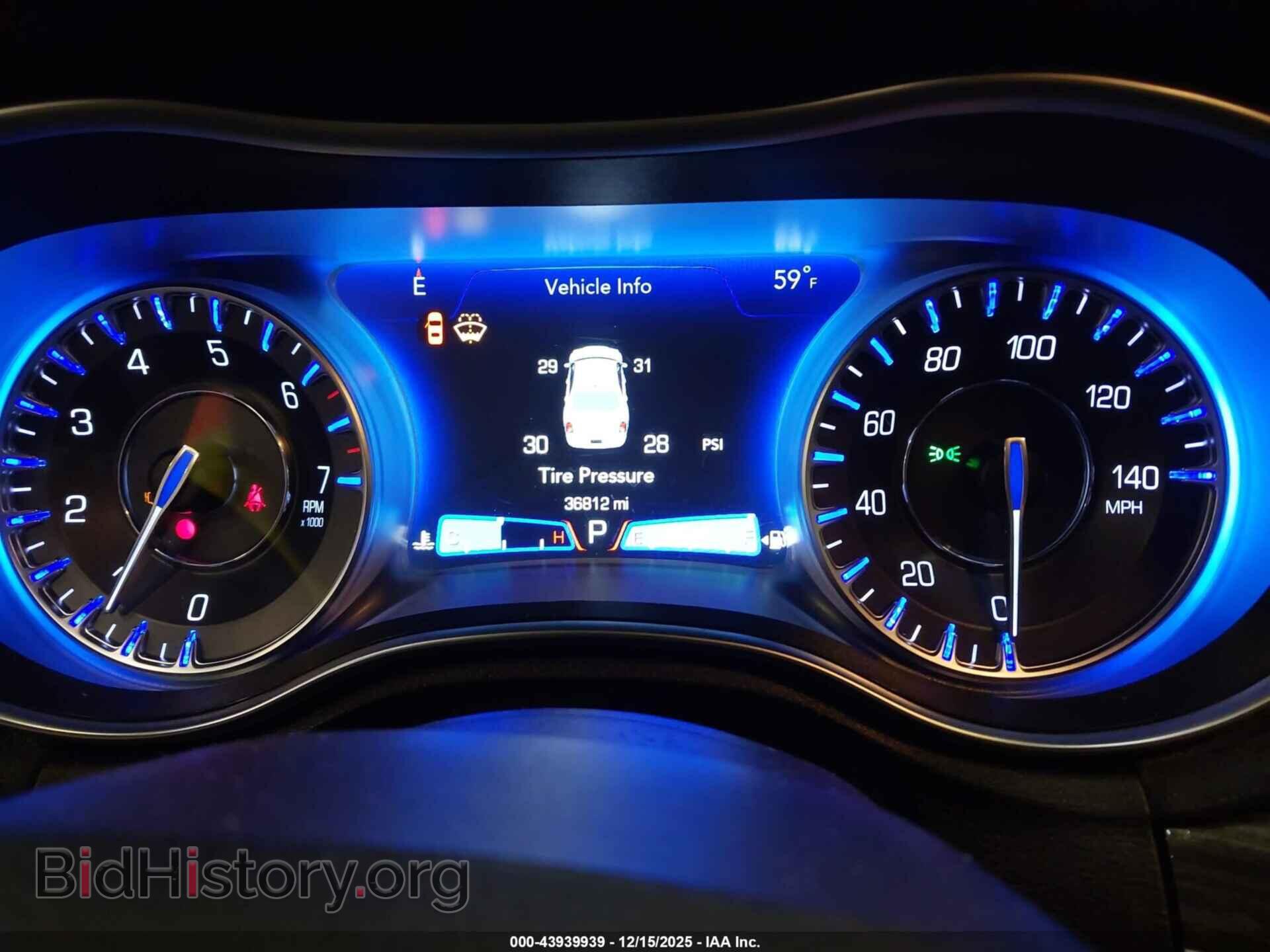 2019 CHRYSLER 300 - VIN: 2C3CCARG8KH524137 - Фото 7