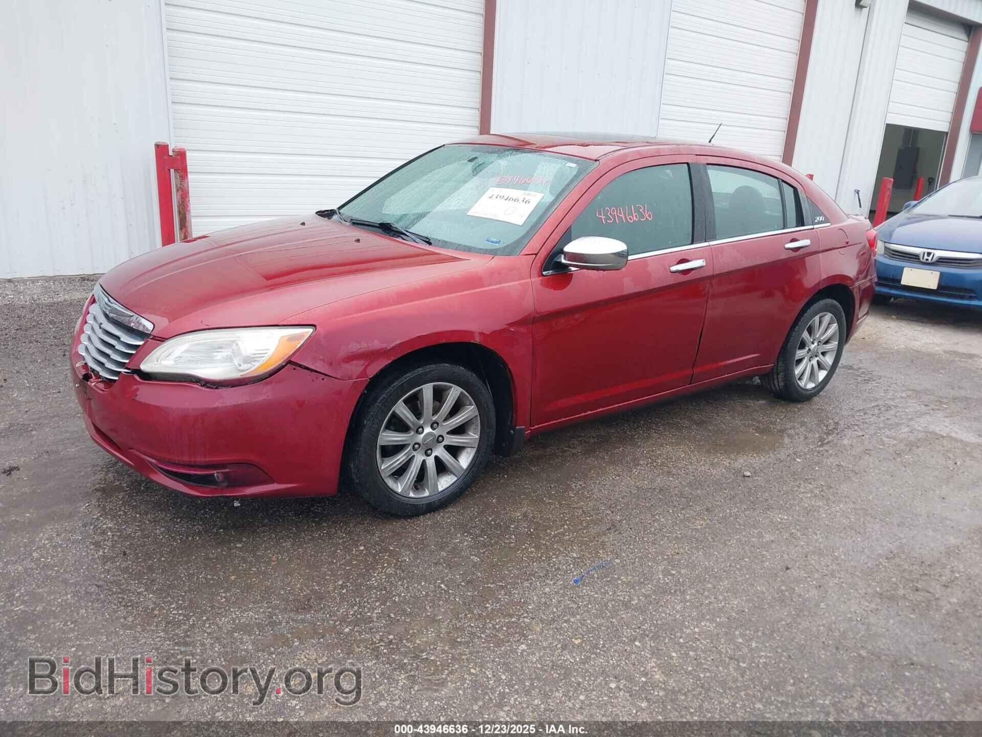 2011 CHRYSLER 200 - VIN: 1C3BC2FB0BN525204 - Фото 2