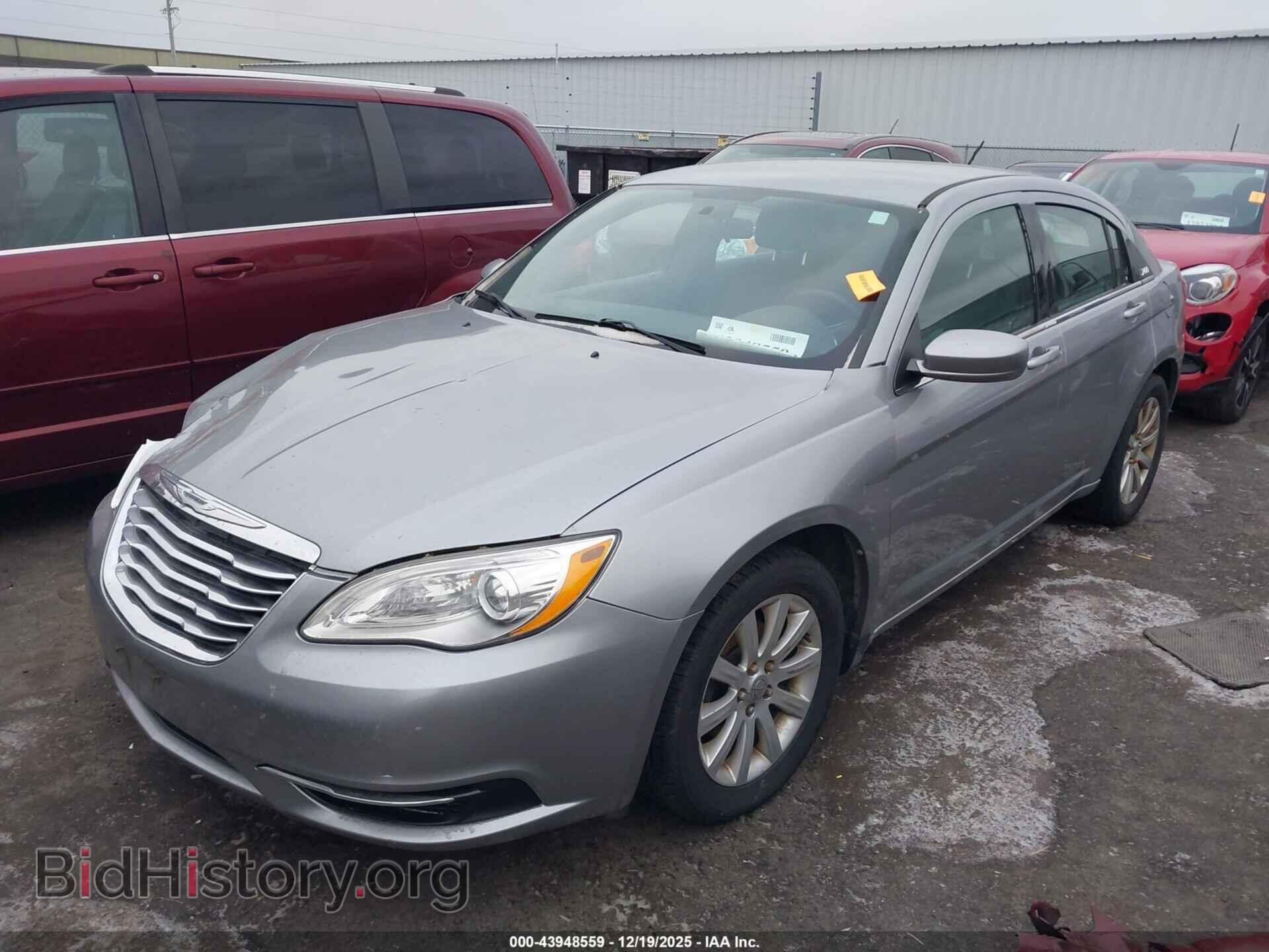 2013 CHRYSLER 200 - VIN: 1C3CCBBB2DN729063 - Фото 2