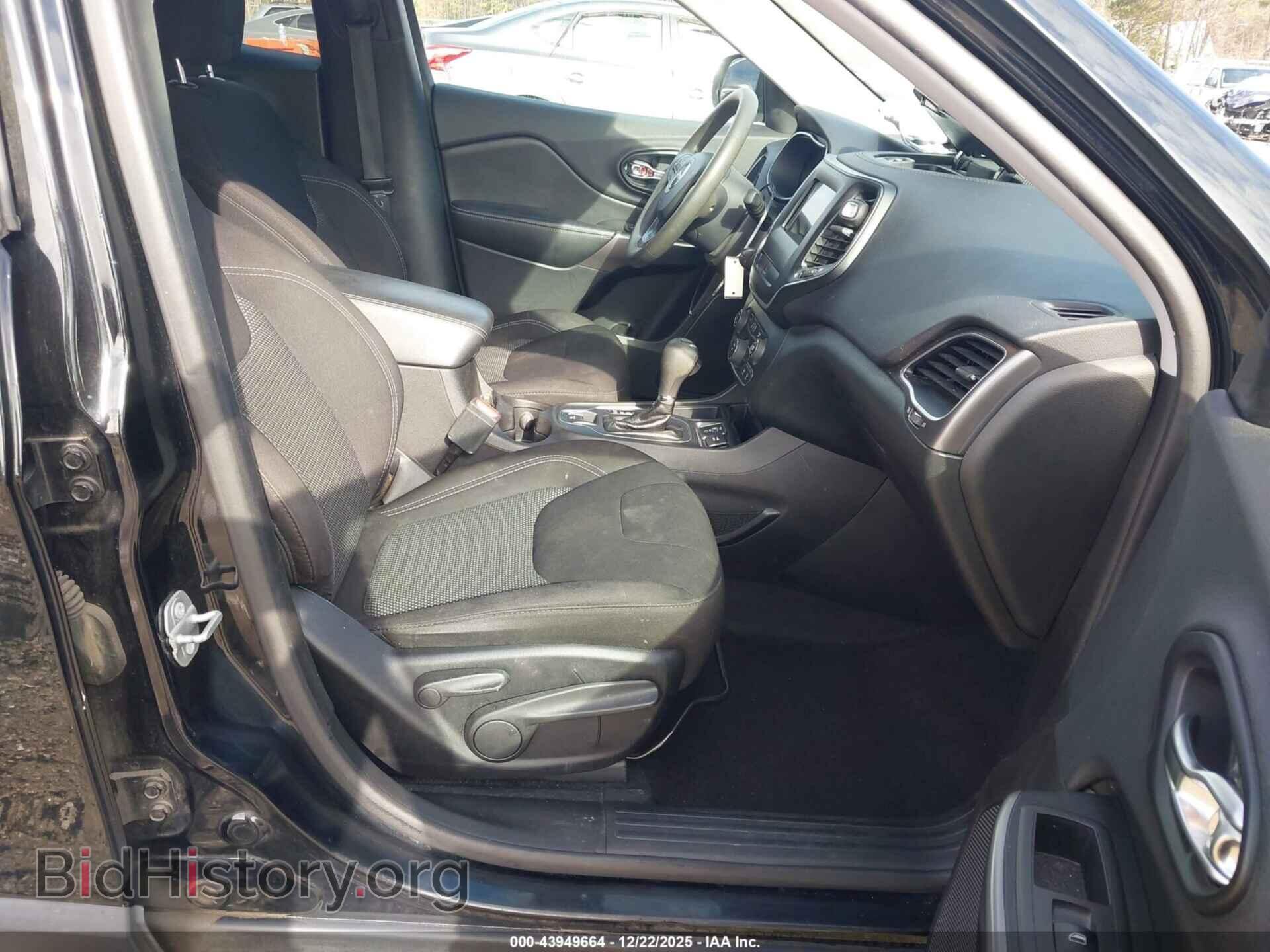 2019 JEEP CHEROKEE - VIN: 1C4PJLCB3KD348235 - Фото 5