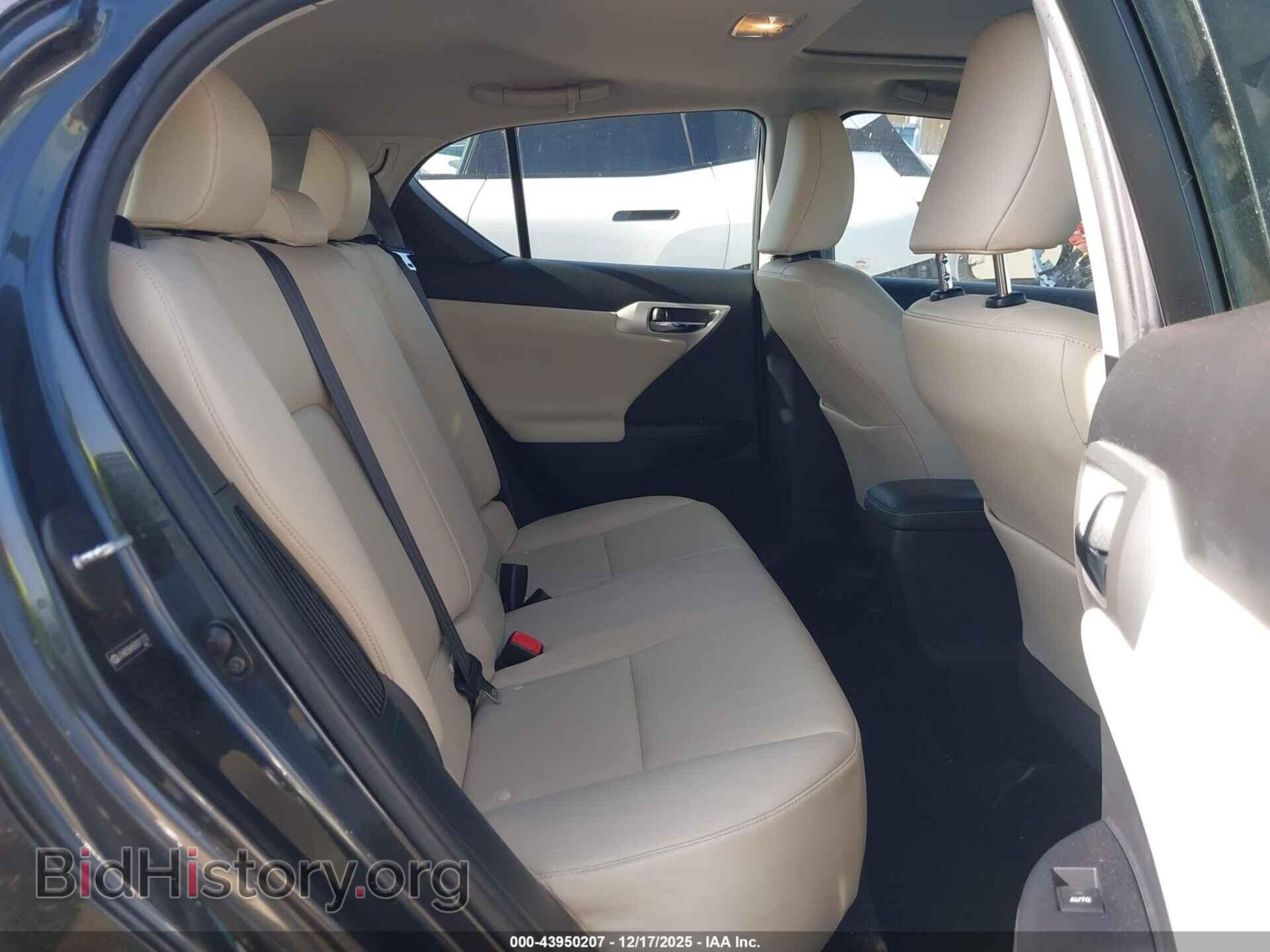2011 LEXUS CT 200H - VIN: JTHKD5BH5B2011773 - Фото 8