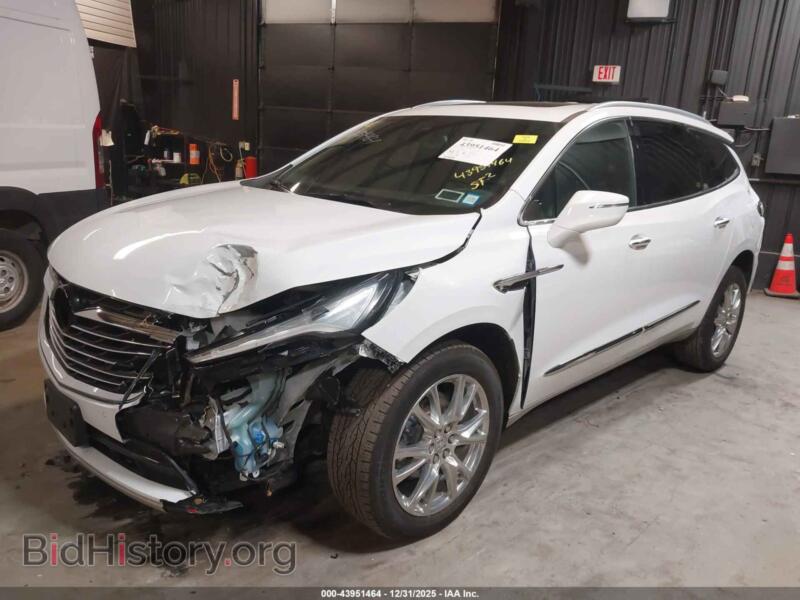 2023 Buick ENCLAVE (VIN 5GAEVAKWXPJ182455) — фото 6 из 17