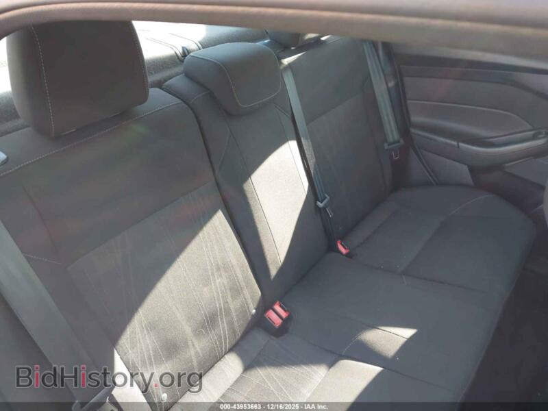 2015 Ford FOCUS (VIN 1FADP3F22FL273459) — фото 8 из 16