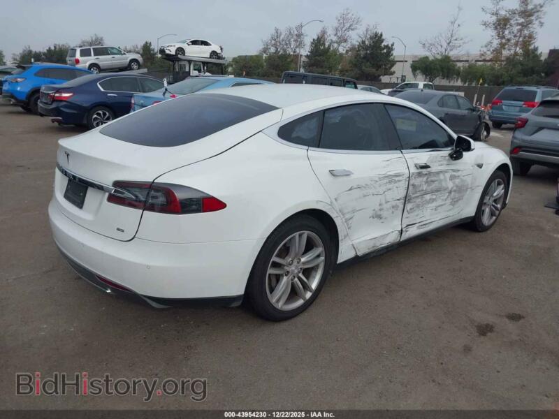 2013 Tesla MODEL S (VIN 5YJSA1CNXDFP28144) — фото 4 из 17