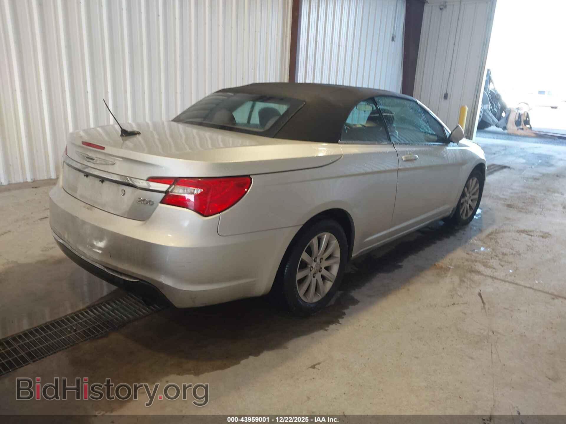 2012 CHRYSLER 200 - VIN: 1C3BCBEB8CN215708 - Фото 4