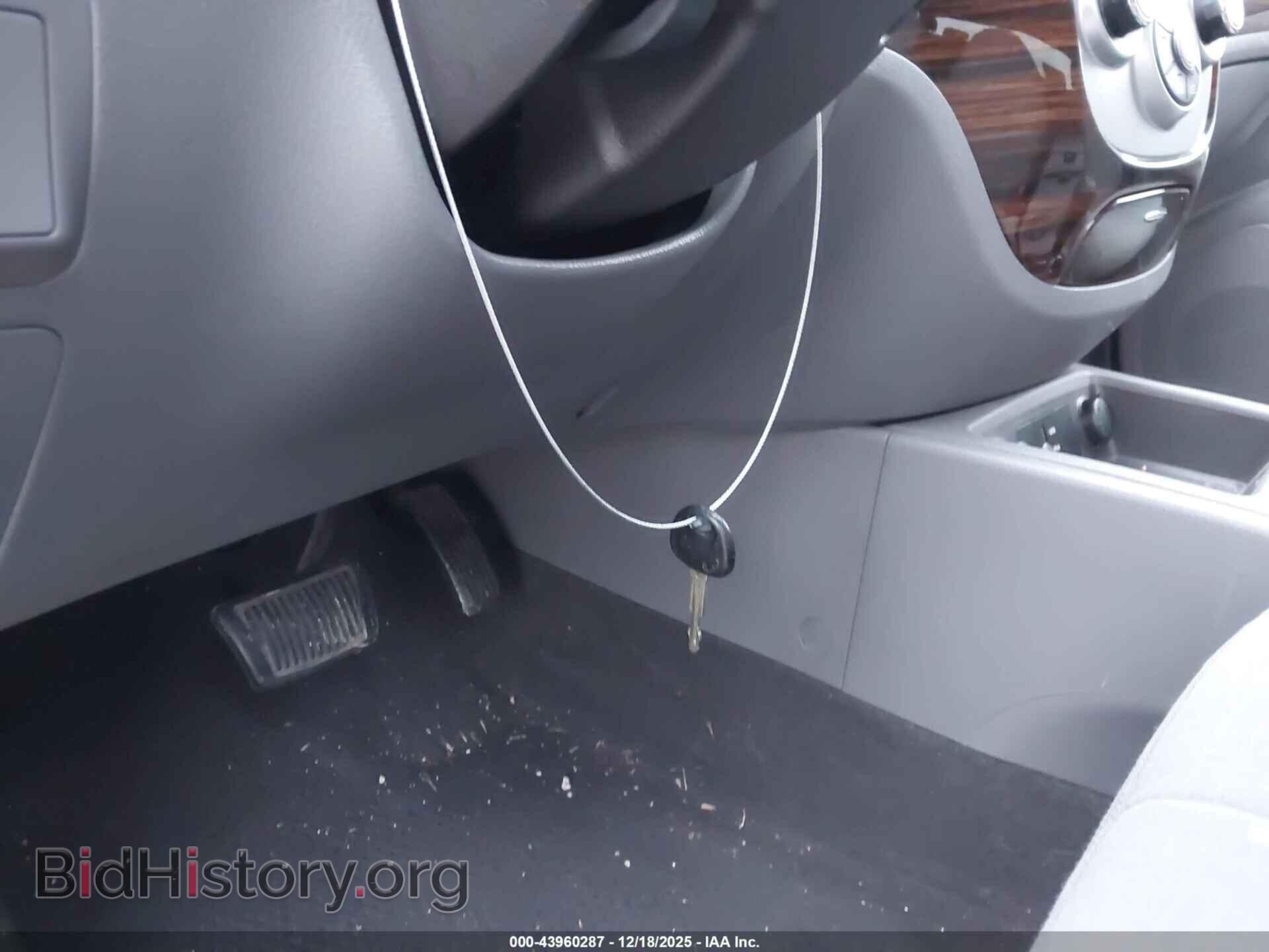 2010 HYUNDAI SANTA FE - VIN: 5NMSG3AB5AH347301 - Photo 11