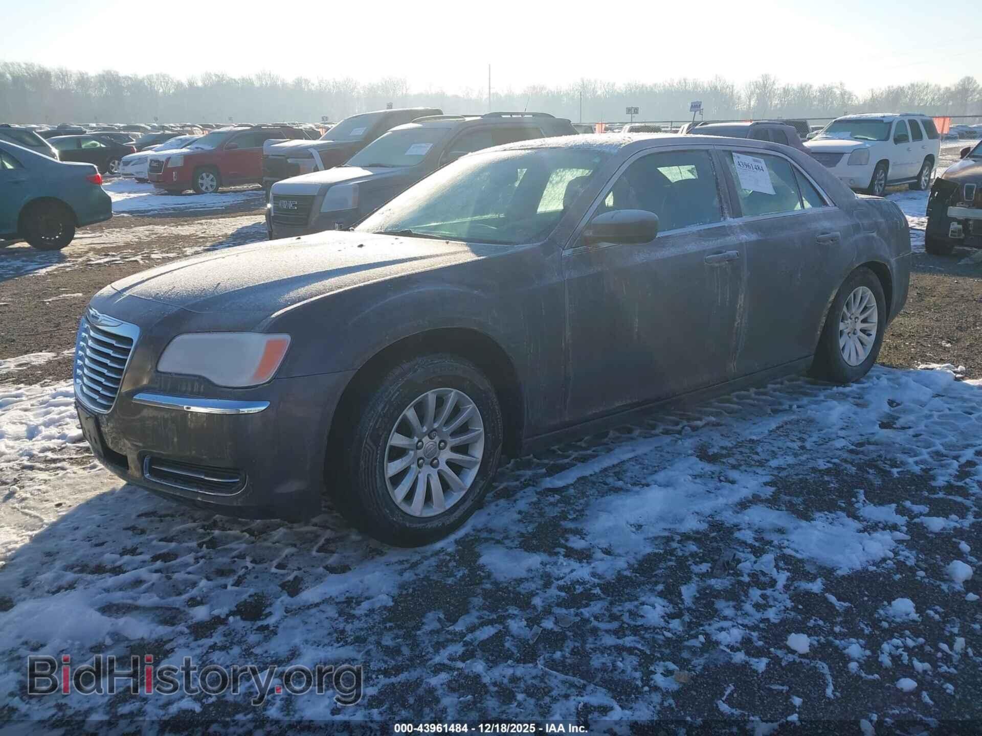 2014 CHRYSLER 300 - VIN: 2C3CCAAG4EH157267 - Фото 2