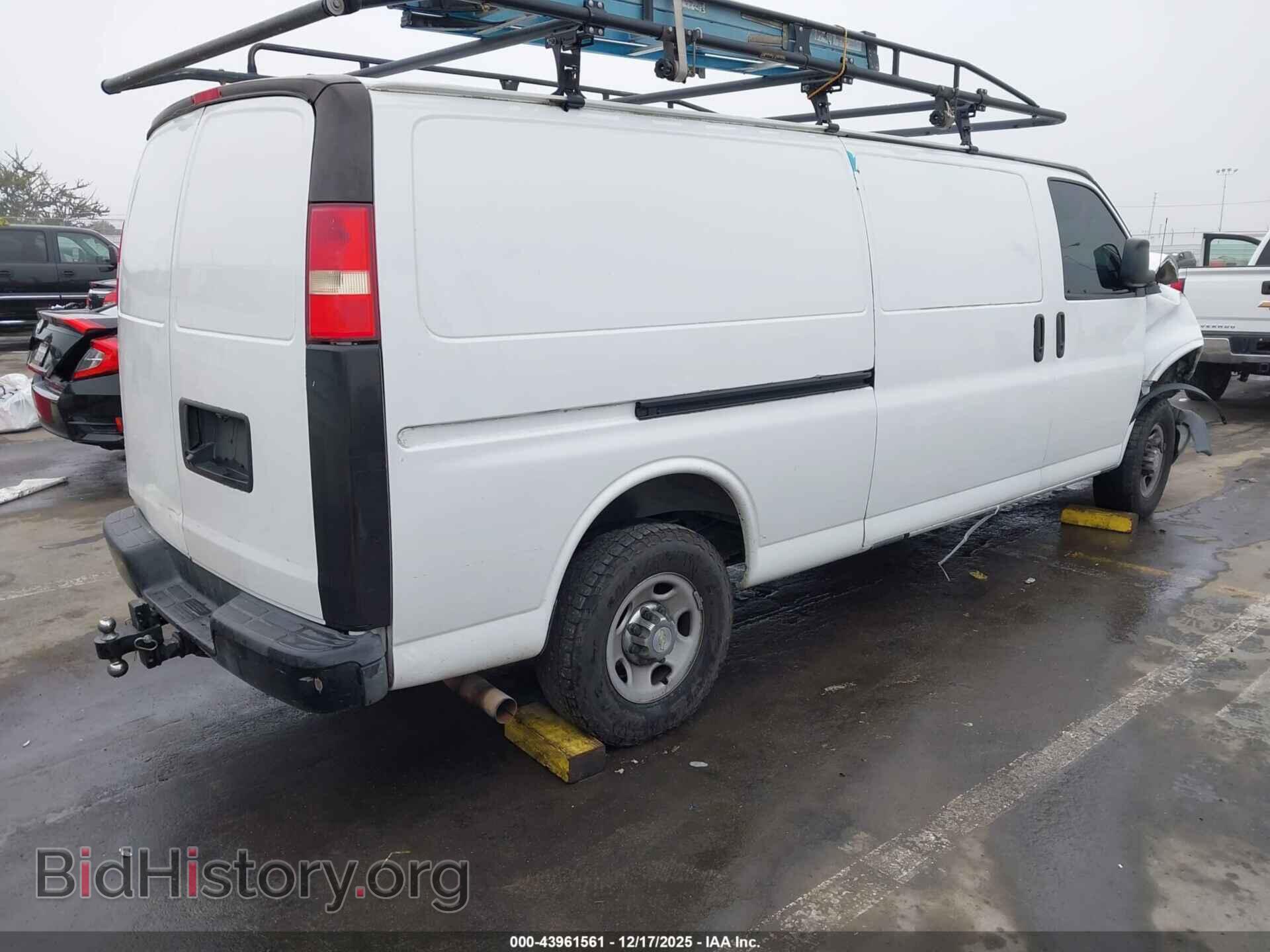 2015 CHEVROLET EXPRESS 3500 - VIN: 1GCZGUCG7F1232150 - Фото 4