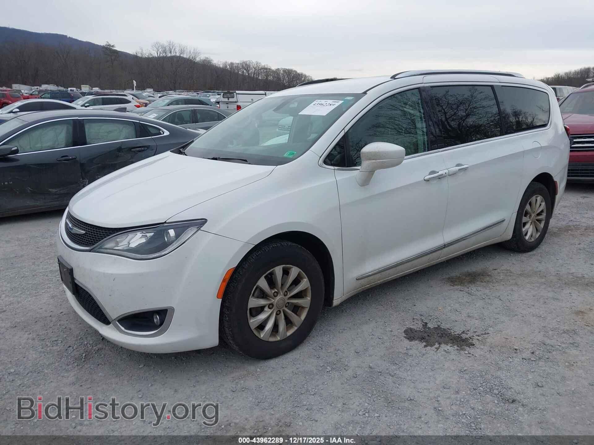 2019 CHRYSLER PACIFICA - VIN: 2C4RC1BG2KR548024 - Фото 2