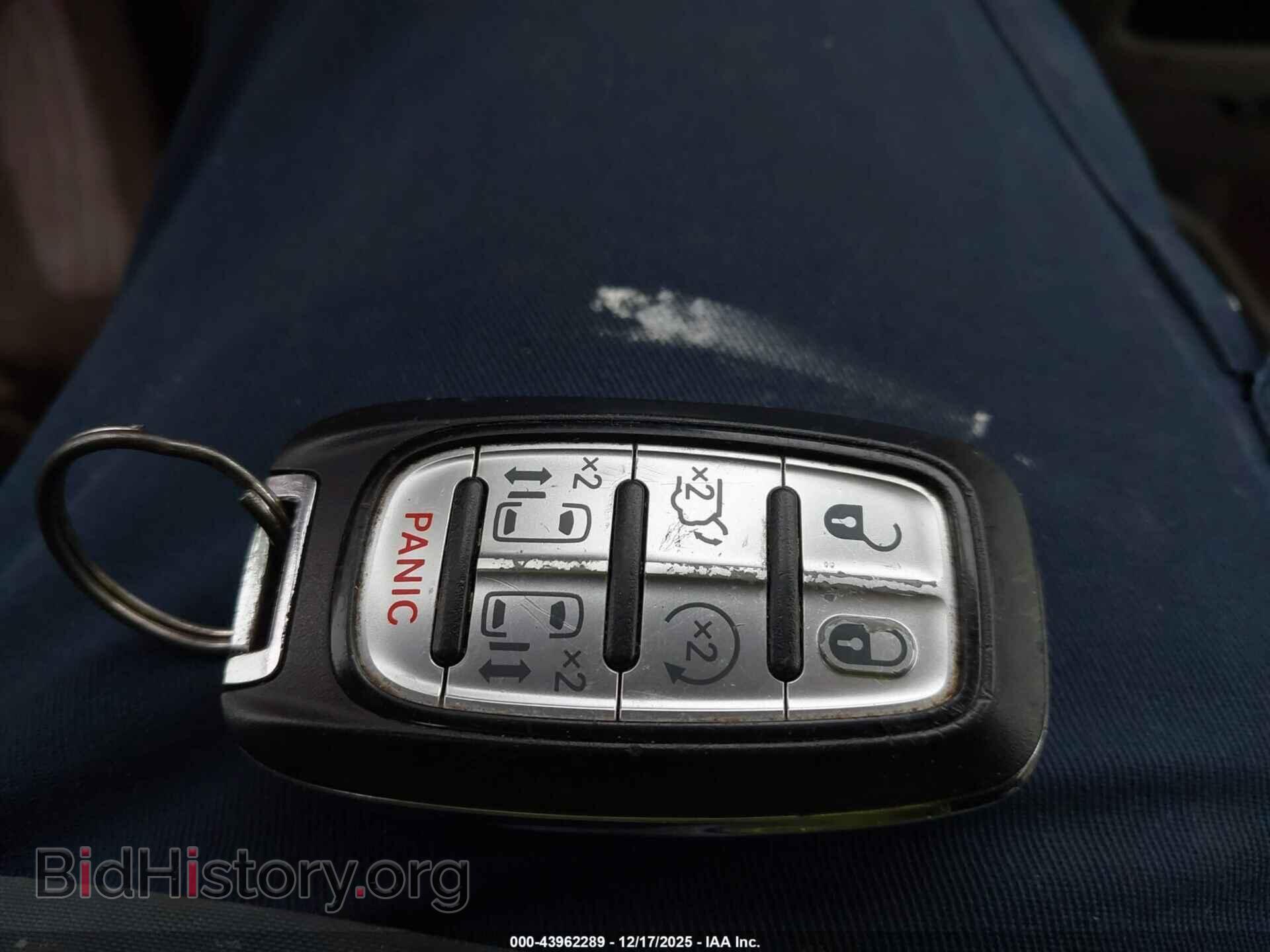 2019 CHRYSLER PACIFICA - VIN: 2C4RC1BG2KR548024 - Фото 11