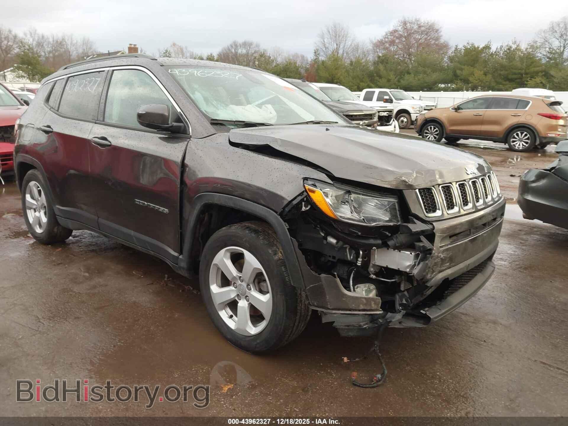 Photo 3C4NJCBB7KT852063 - JEEP COMPASS 2019