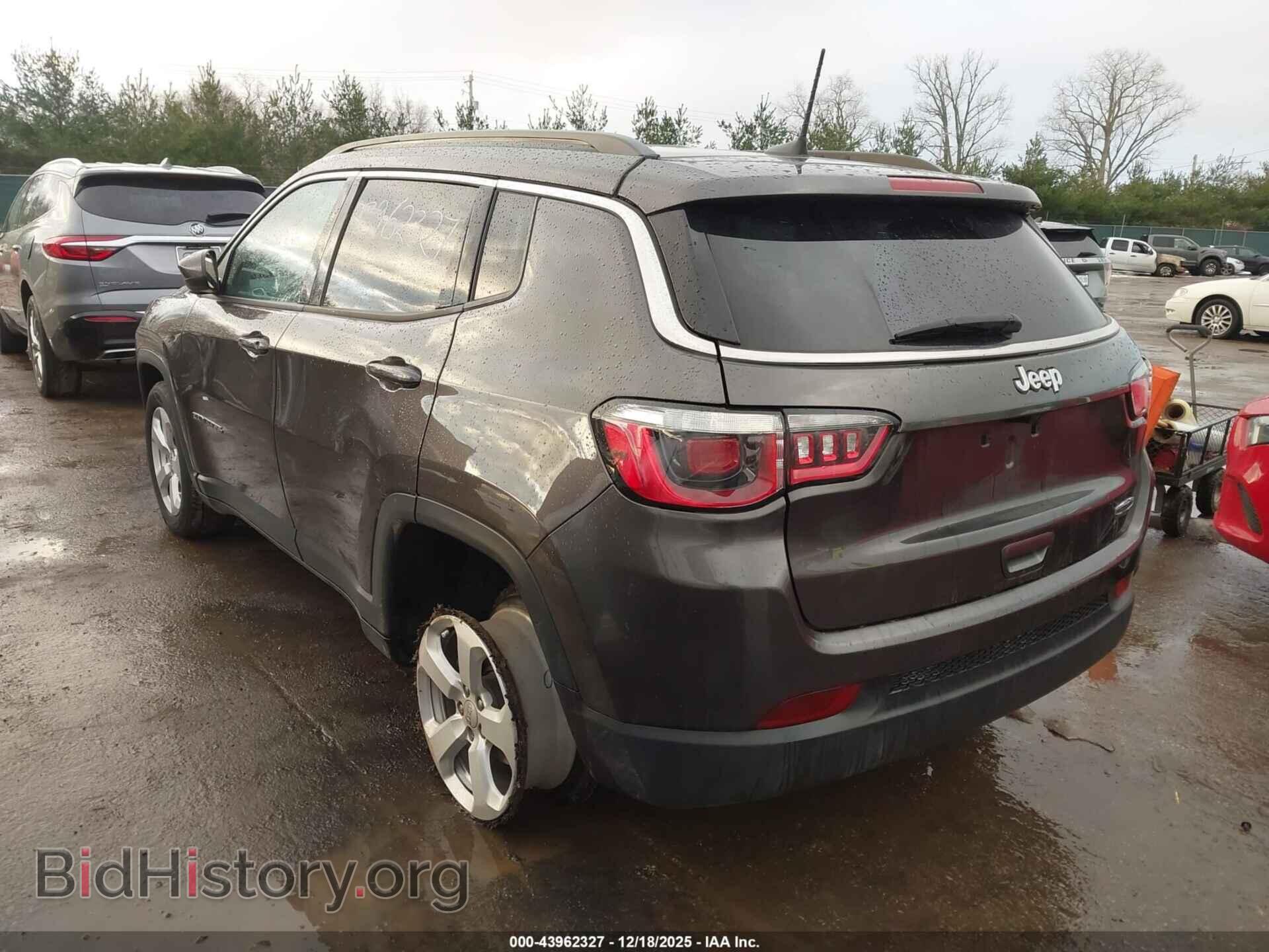 2019 JEEP COMPASS - VIN: 3C4NJCBB7KT852063 - Фото 3