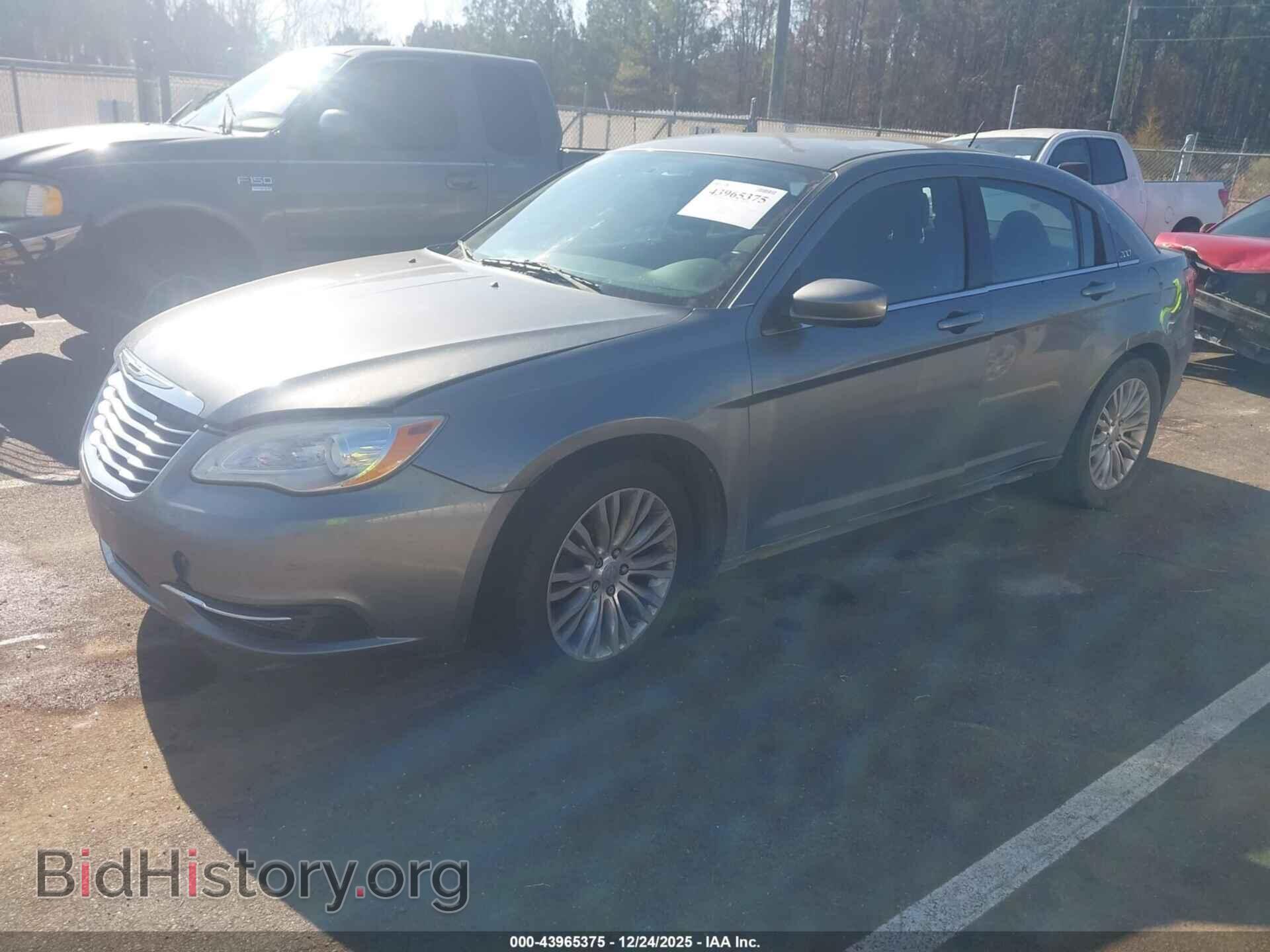 2013 CHRYSLER 200 - VIN: 1C3CCBBB6DN584593 - Photo 2