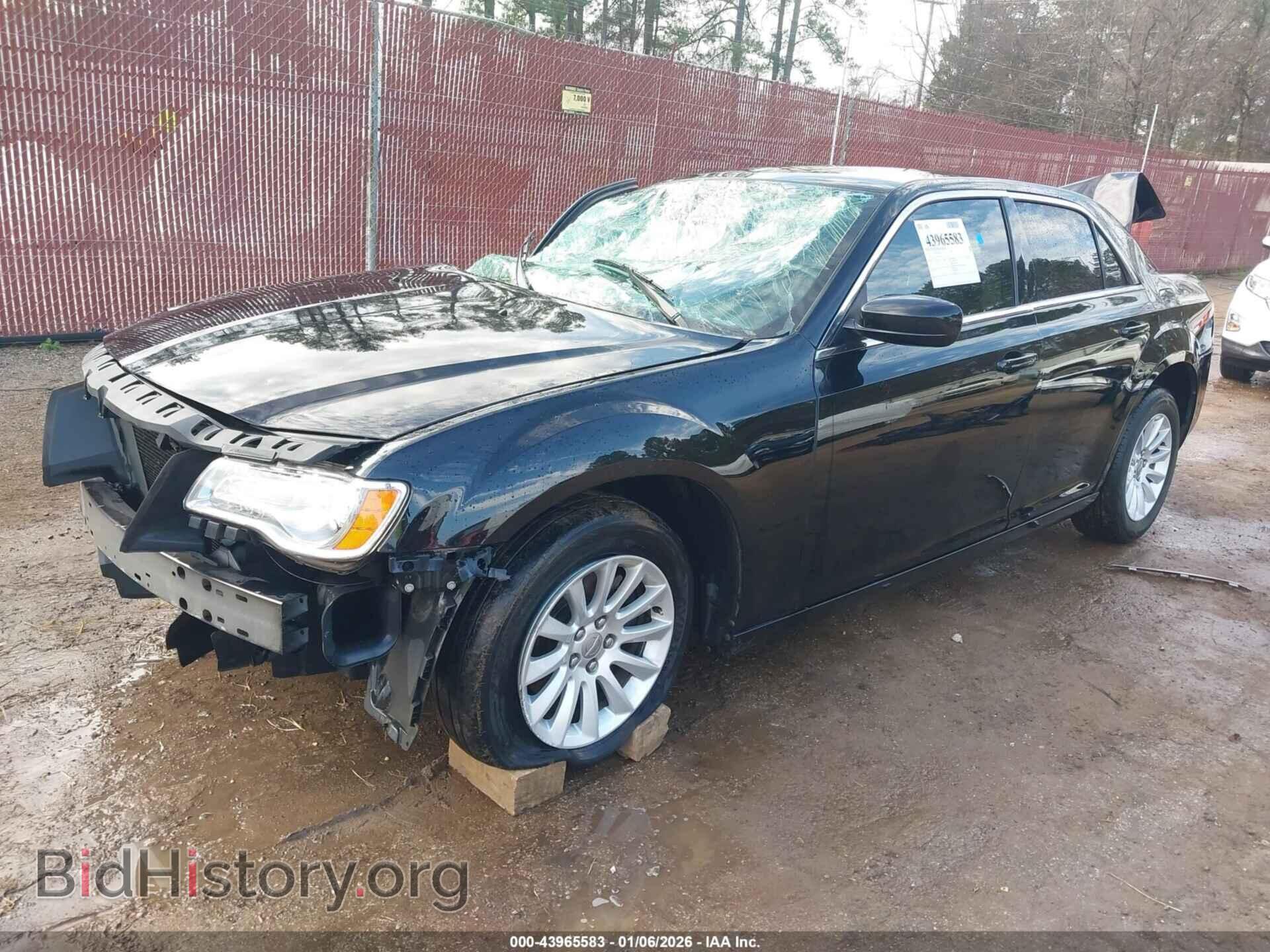 2014 CHRYSLER 300 - VIN: 2C3CCAAG7EH239882 - Фото 2
