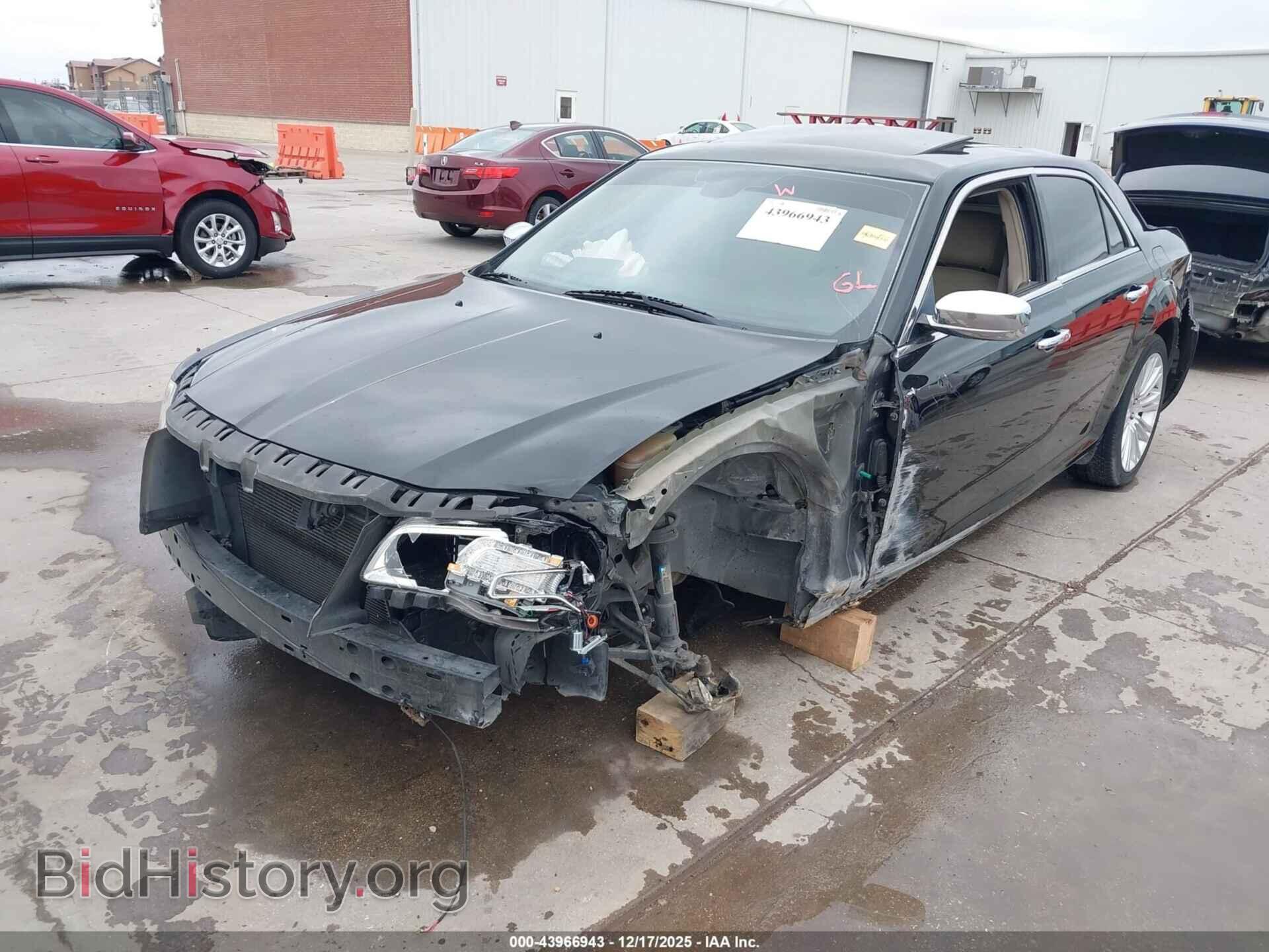 2013 CHRYSLER 300C - VIN: 2C3CCAET2DH600893 - Фото 2