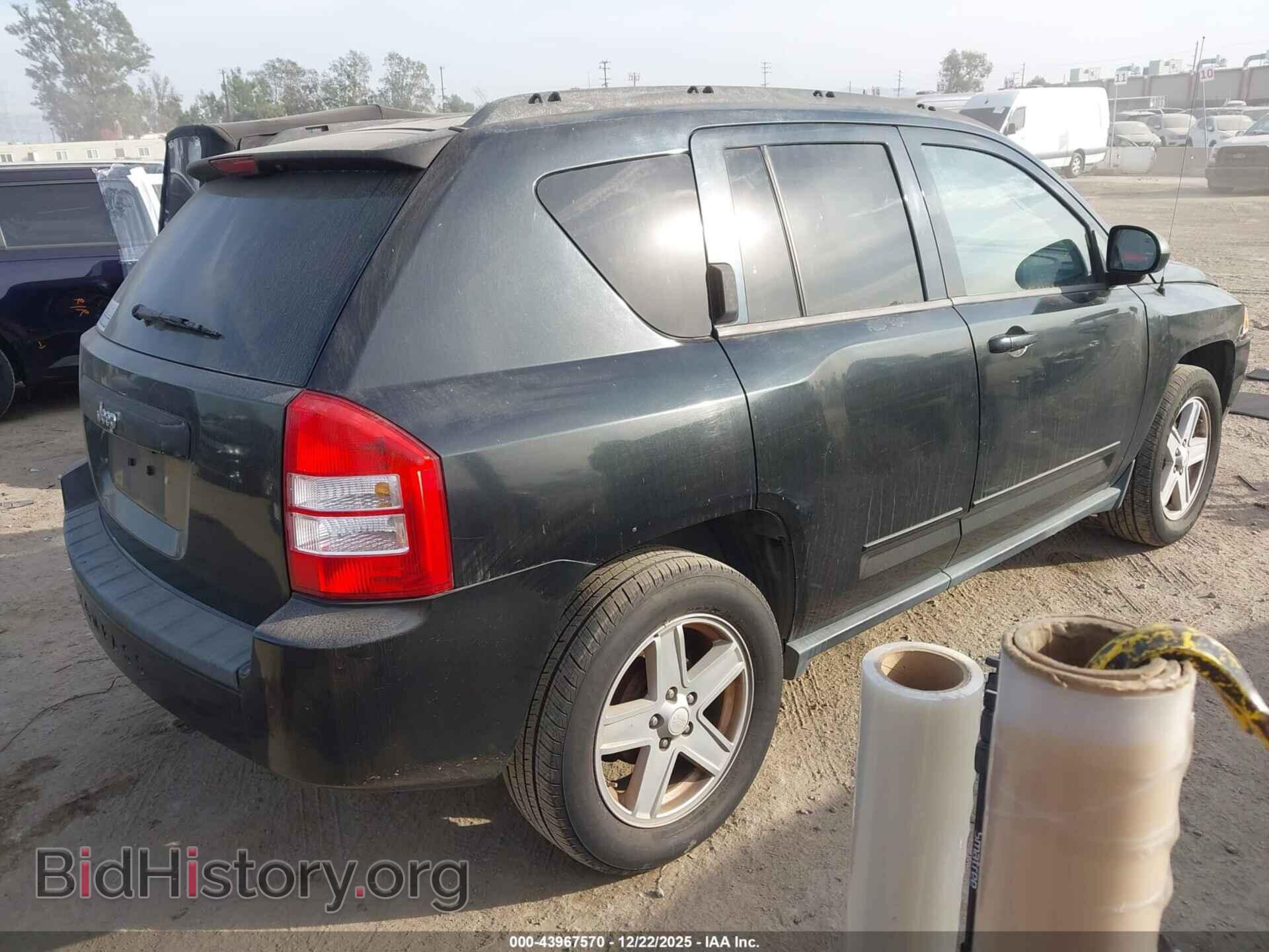 2010 JEEP COMPASS - VIN: 1J4NT4FB4AD549301 - Фото 4