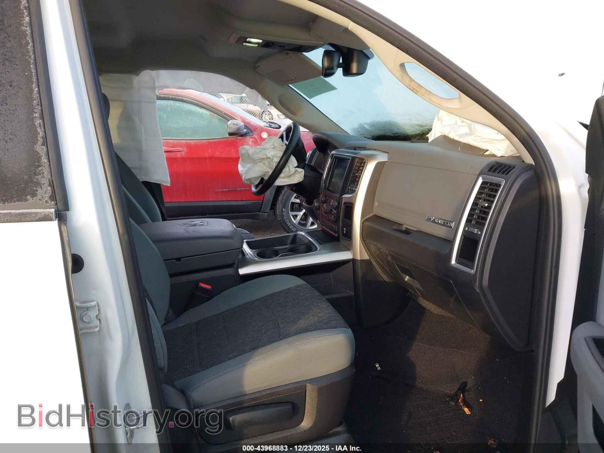 2018 RAM 1500 - VIN: 1C6RR7LTXJS352155 - Фото 5