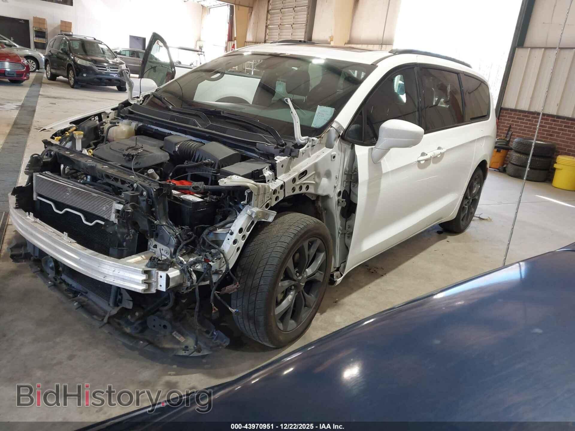 2019 CHRYSLER PACIFICA - VIN: 2C4RC1EG1KR714478 - Photo 2