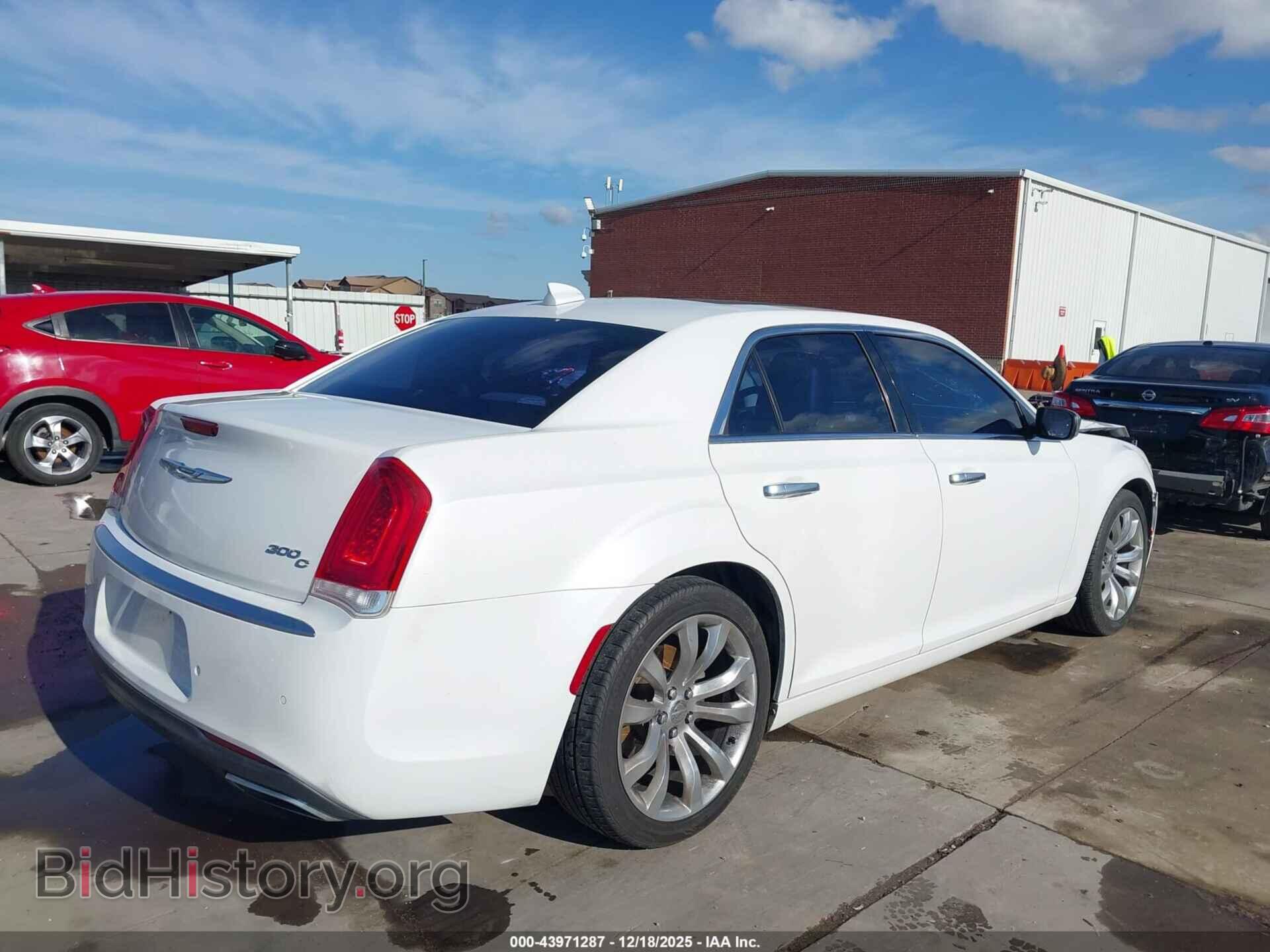2015 CHRYSLER 300C - VIN: 2C3CCAPG5FH760351 - Фото 4
