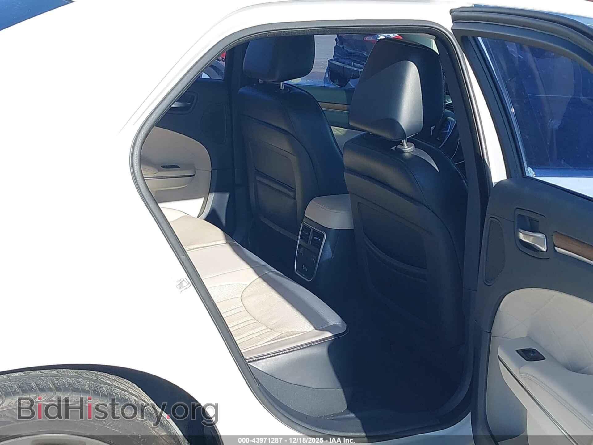2015 CHRYSLER 300C - VIN: 2C3CCAPG5FH760351 - Фото 8