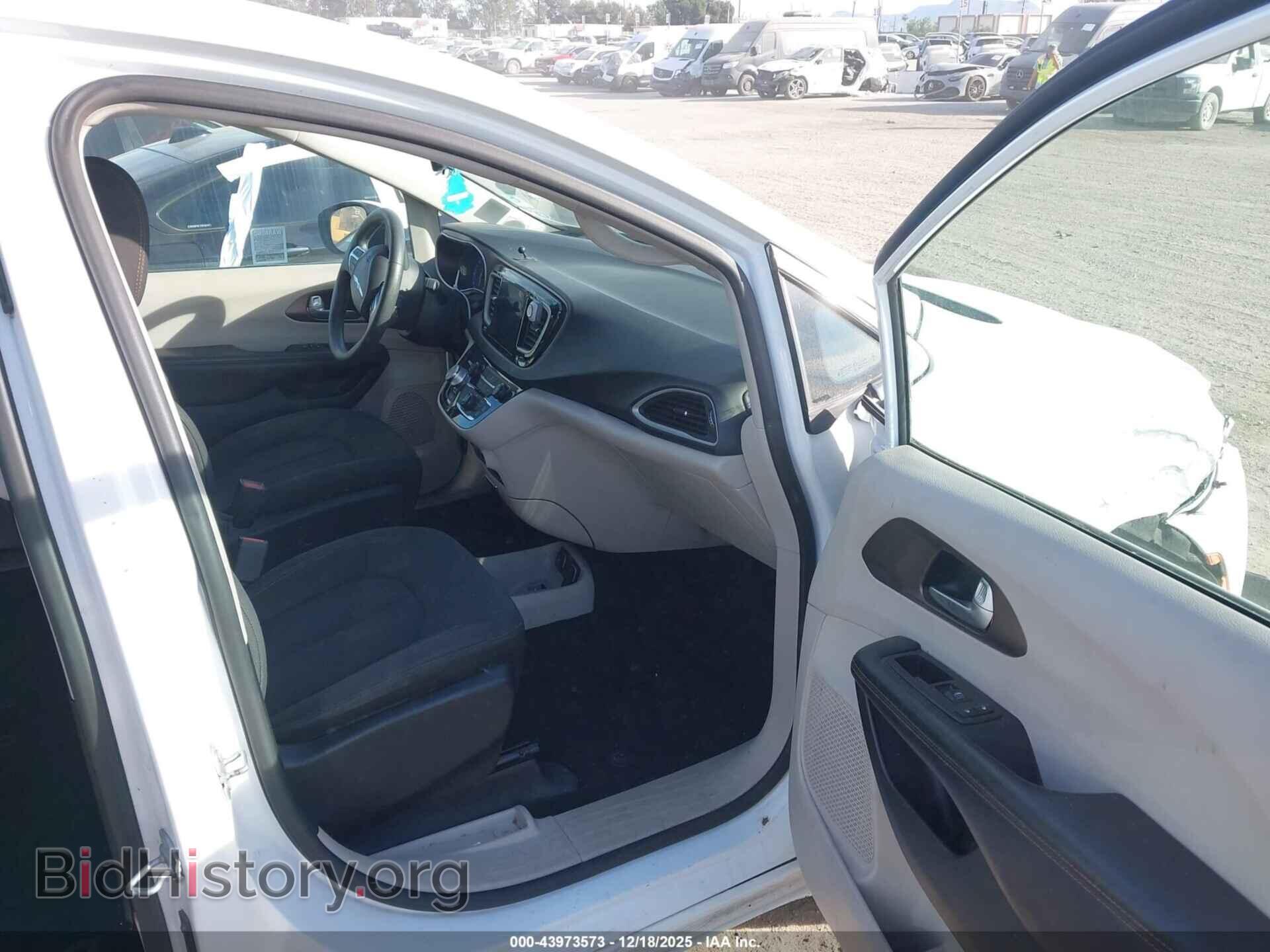 2017 CHRYSLER PACIFICA - VIN: 2C4RC1DG1HR588424 - Фото 5