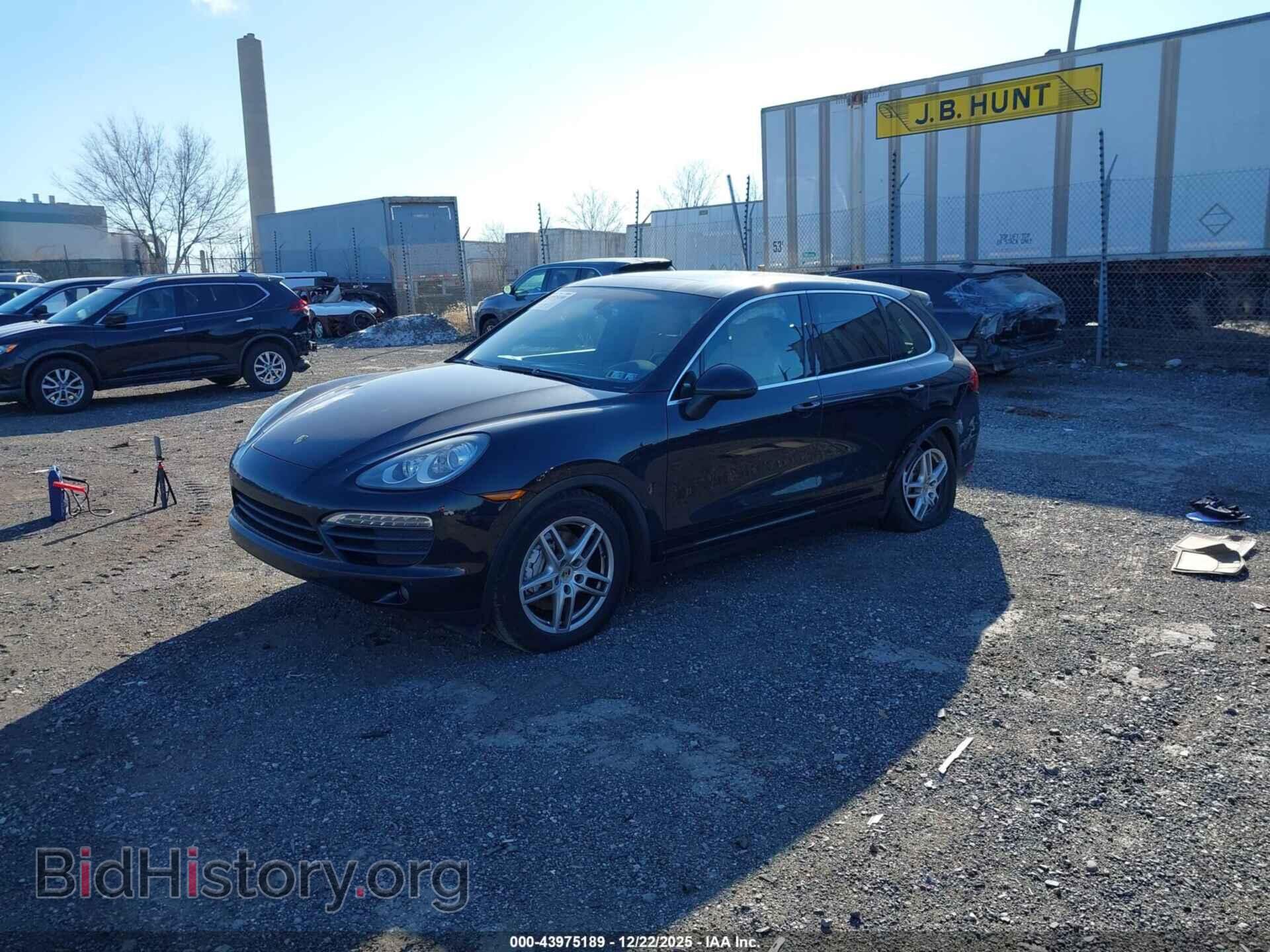 2011 PORSCHE CAYENNE - VIN: WP1AB2A21BLA52022 - Photo 2