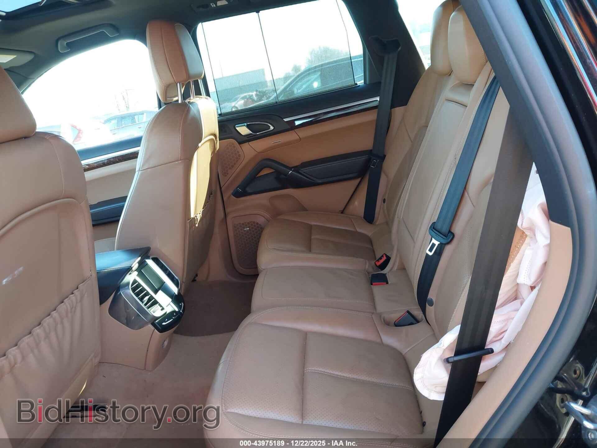 2011 PORSCHE CAYENNE - VIN: WP1AB2A21BLA52022 - Photo 8